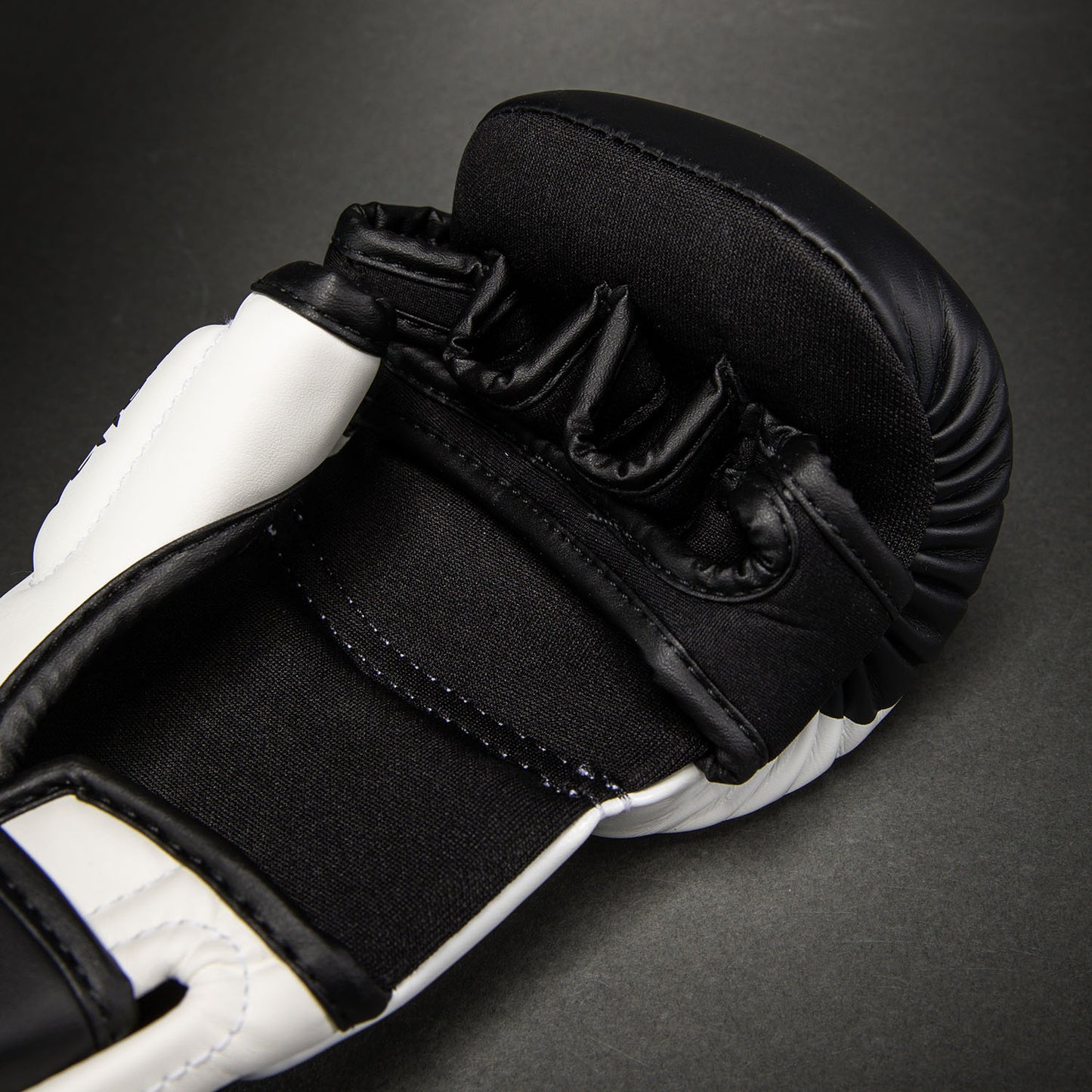 Venum Attack 2.0 Guantes de Sparring – Negro/Blanco