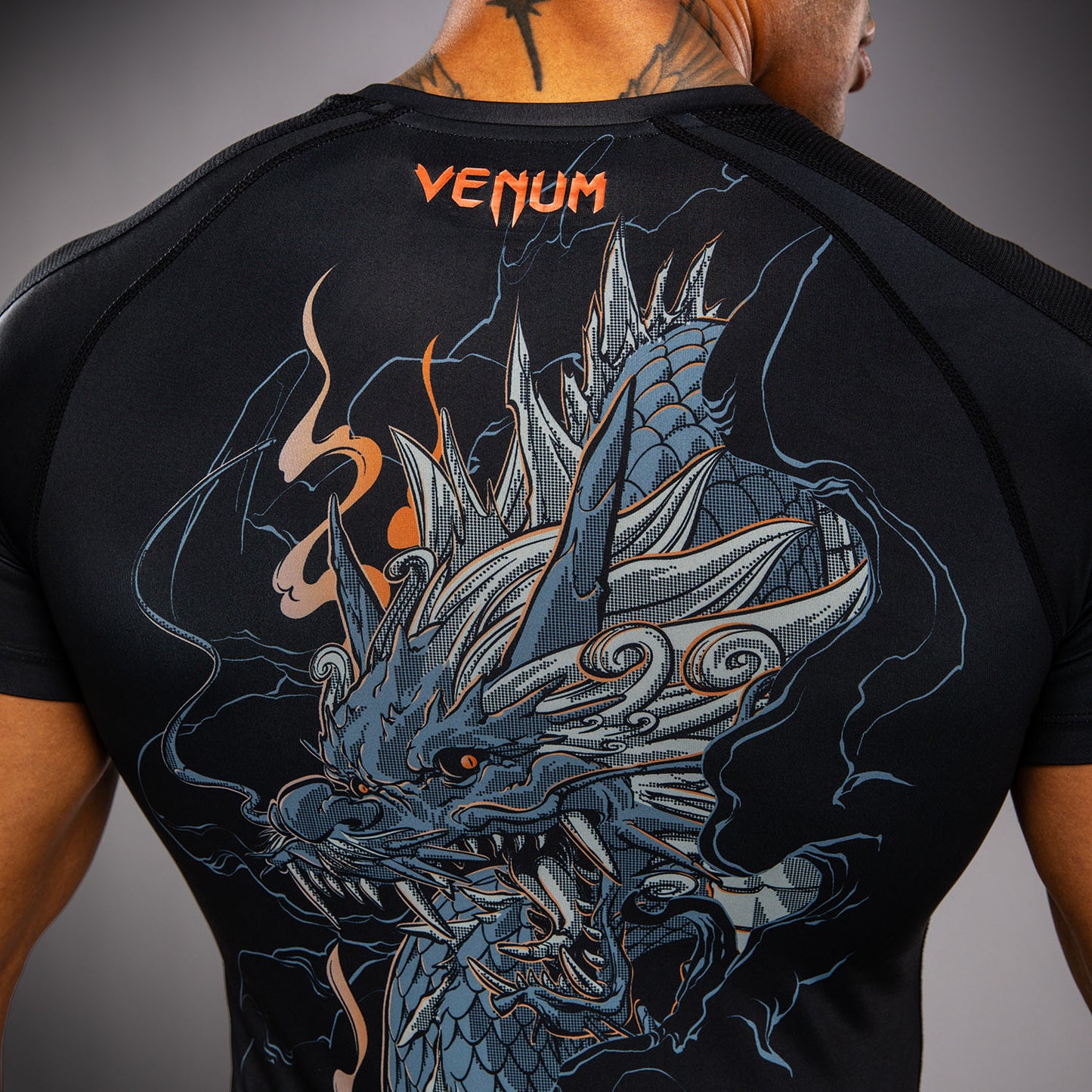 Venum Thunder Dragon Rashguard Manga Corta – Negro/Gris/Cobre