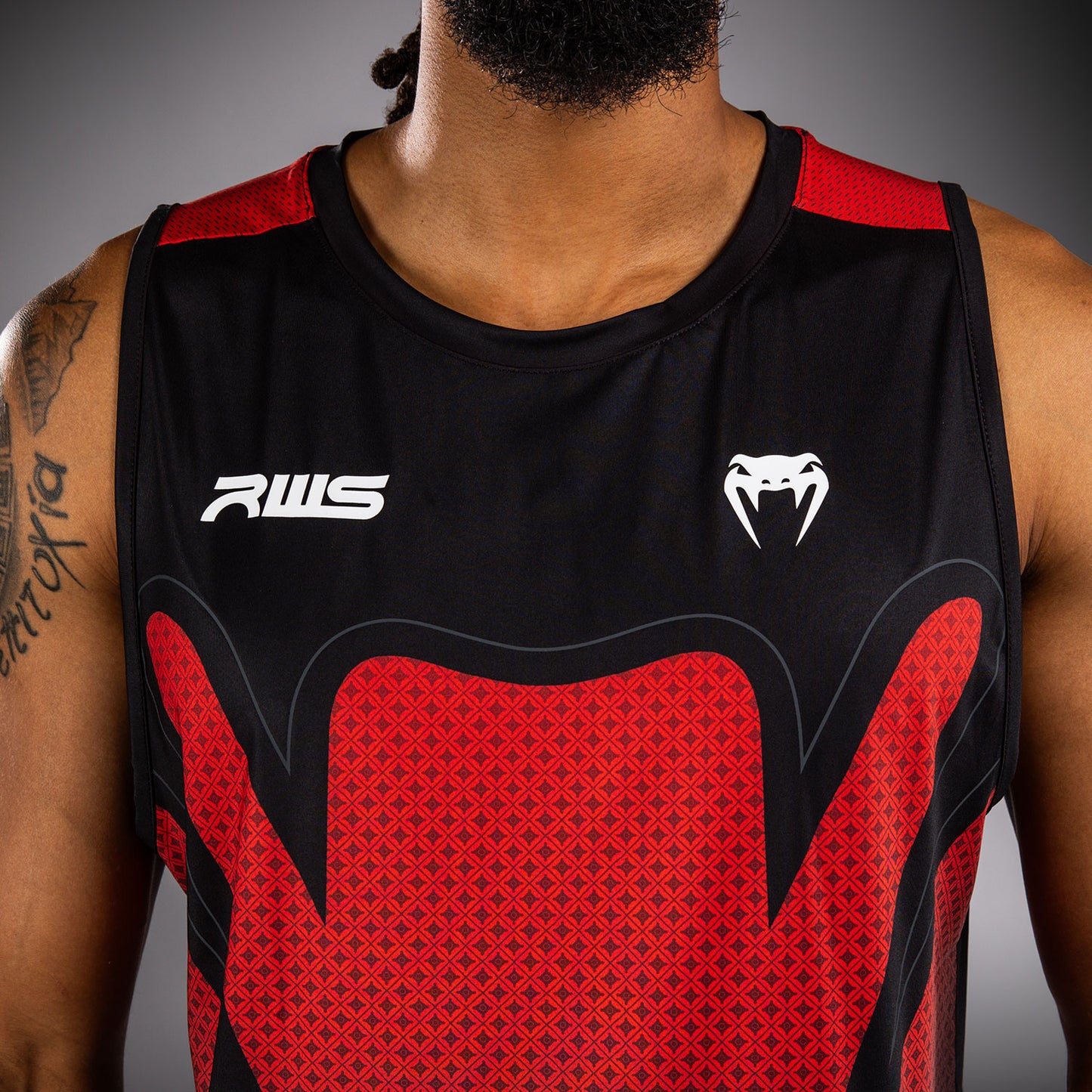 Venum x RWS 2.0 Camiseta Técnica Sin Mangas para Hombre – Negro/Rojo