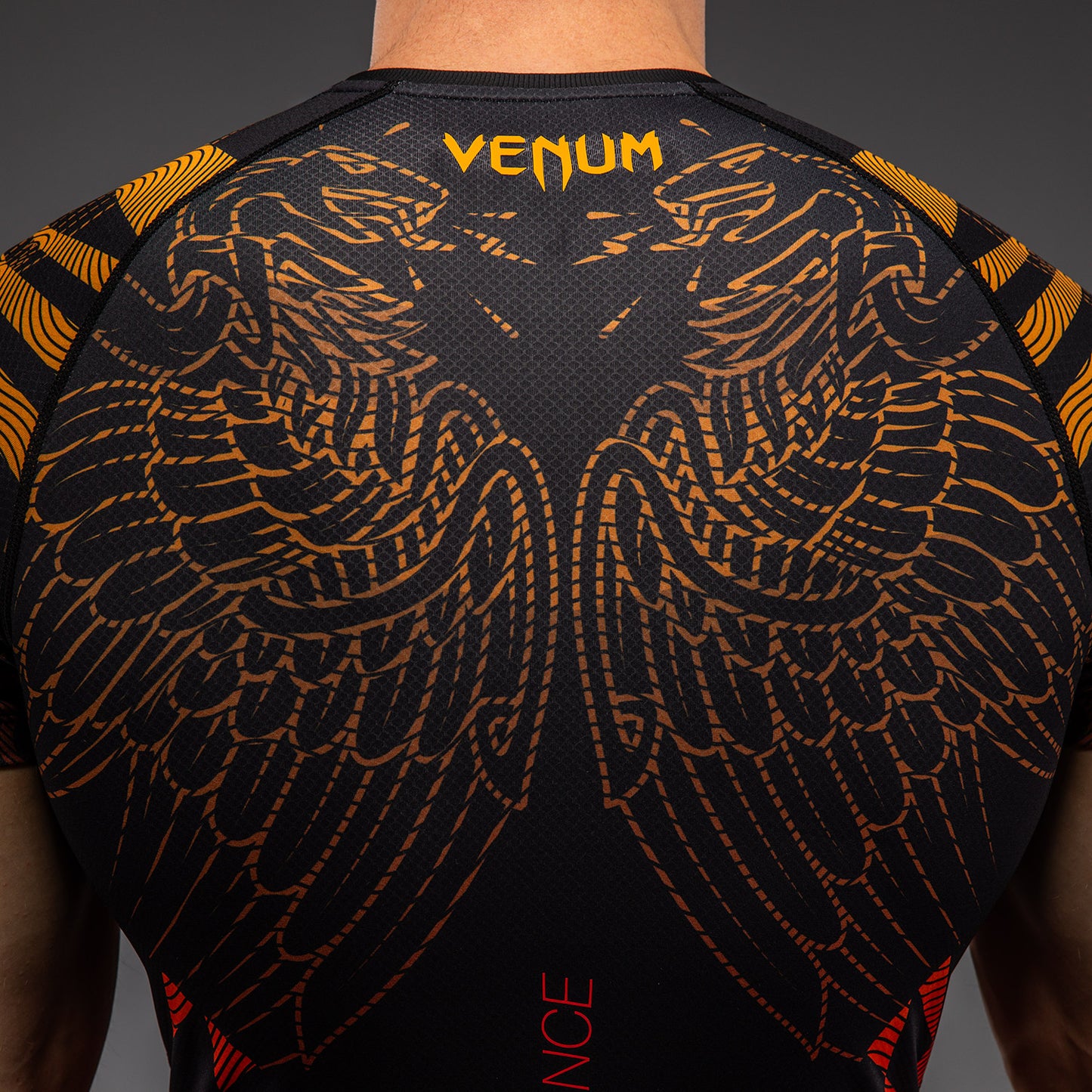 Venum Quetzal Fury Rashguard de Manga Corta - Negro/Rojo Fury/Mandarina