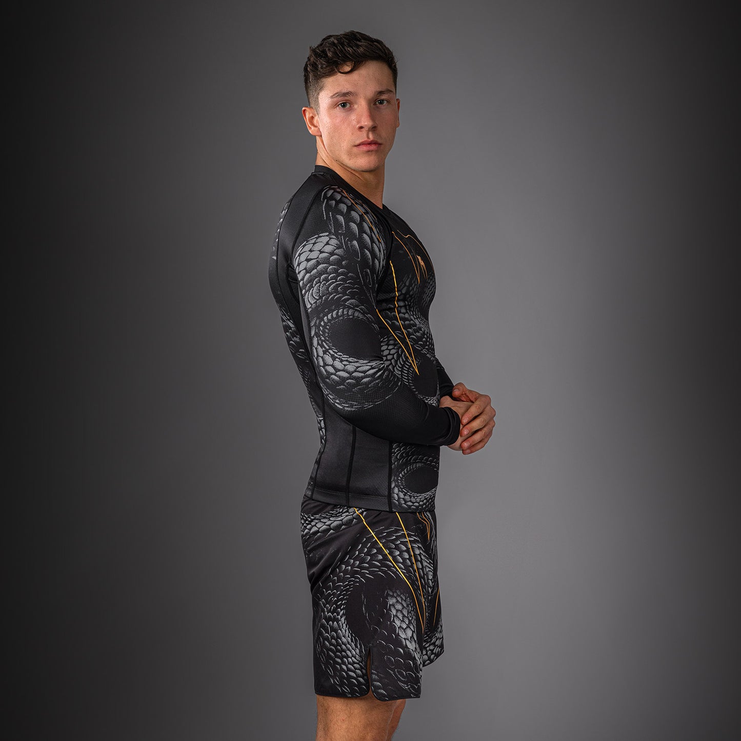 Venum Matupa Rashguard Manga Larga - Negro/Gris/Oro