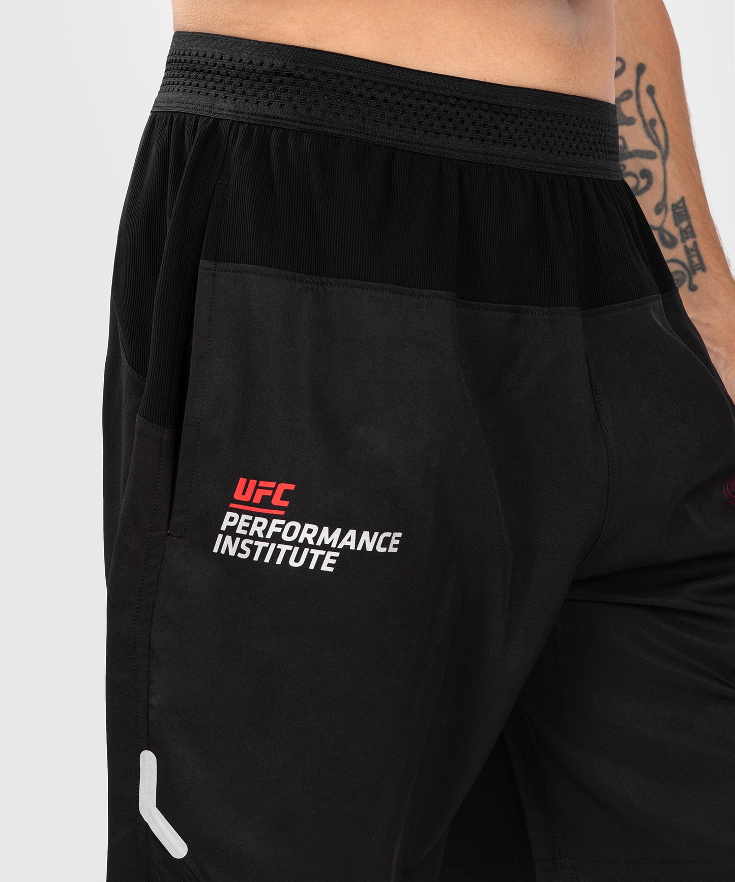 UFC Venum Performance Institute 2.0 Pantalones cortos de alto rendimiento para Hombre - Negro/Rojo