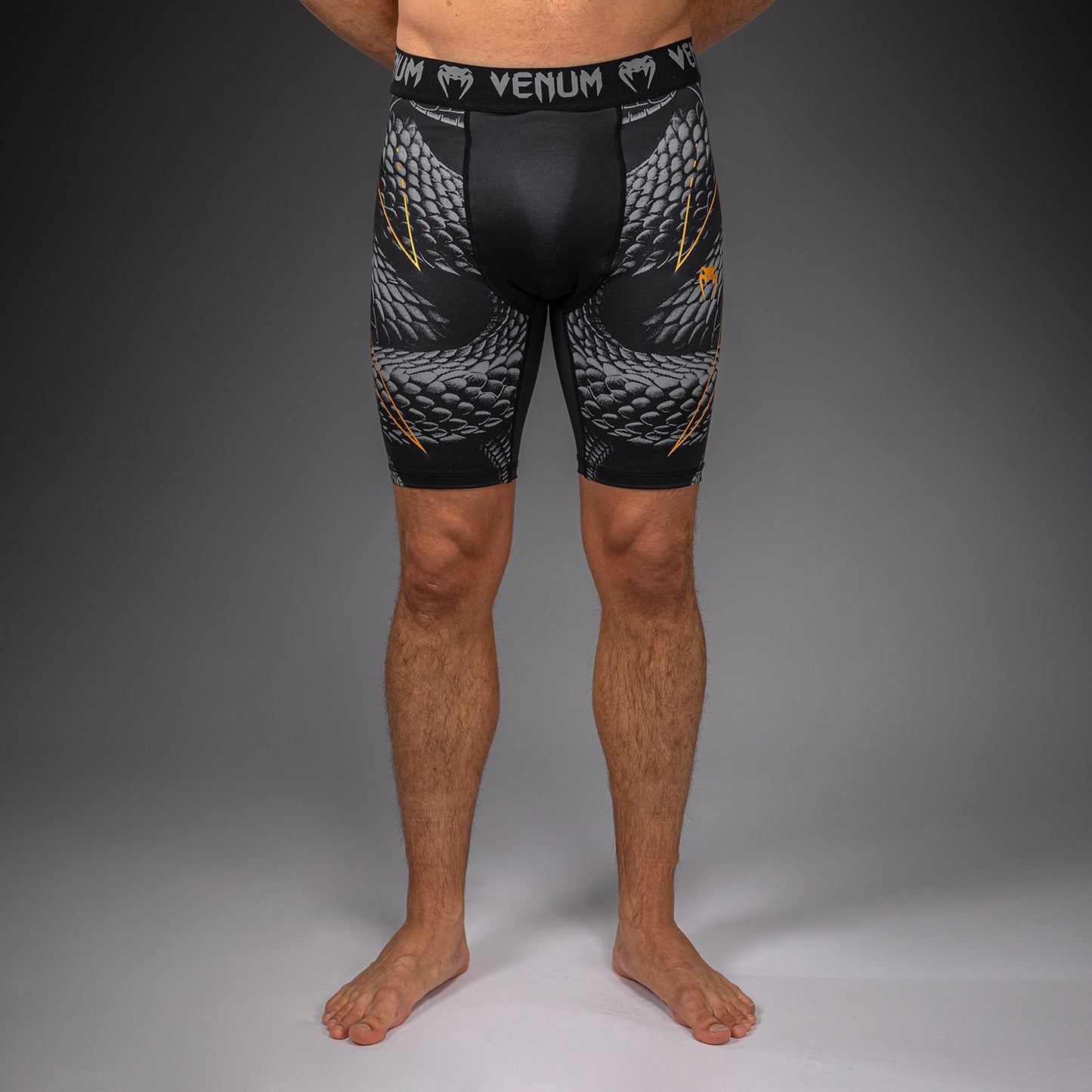 Venum Matupa Short de Compresión - Negro/Gris/Oro