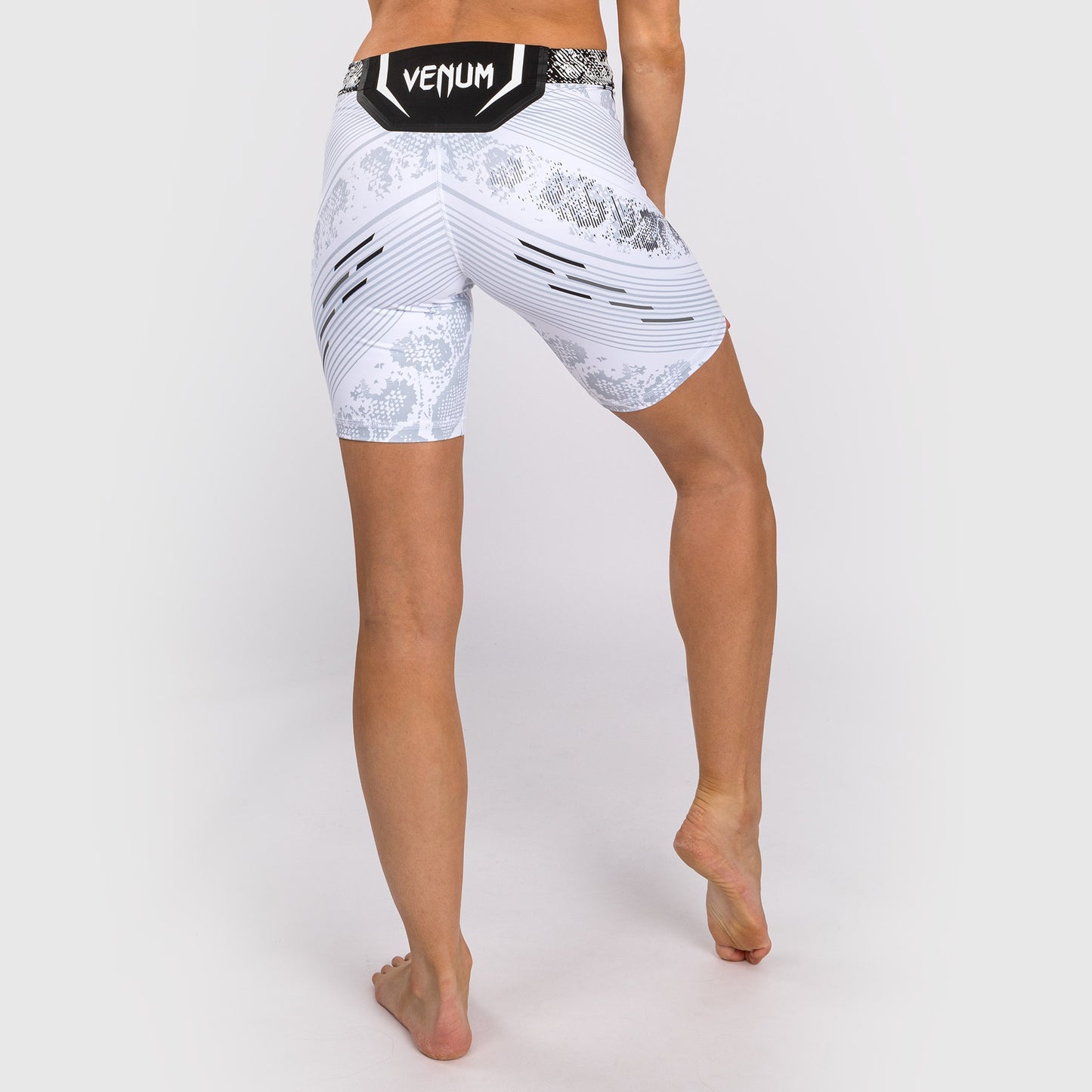 UFC Adrenaline by Venum Authentic Fight Night Short Vale Tudo Mujer - Corte Largo - Blanco
