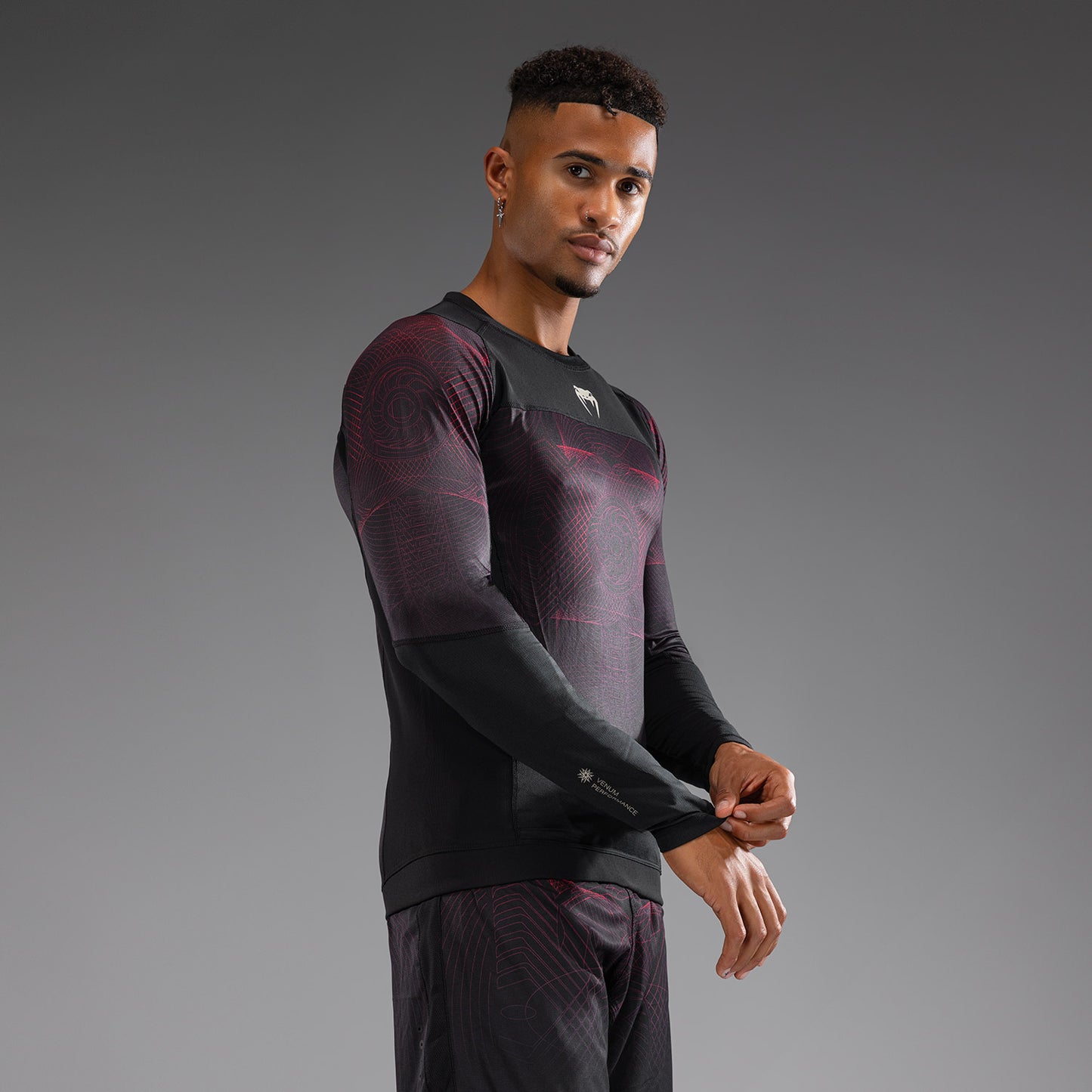Venum G-Fit Air Rashguard de Manga Larga para Hombre - Negro Profundo/Rojo Fuego