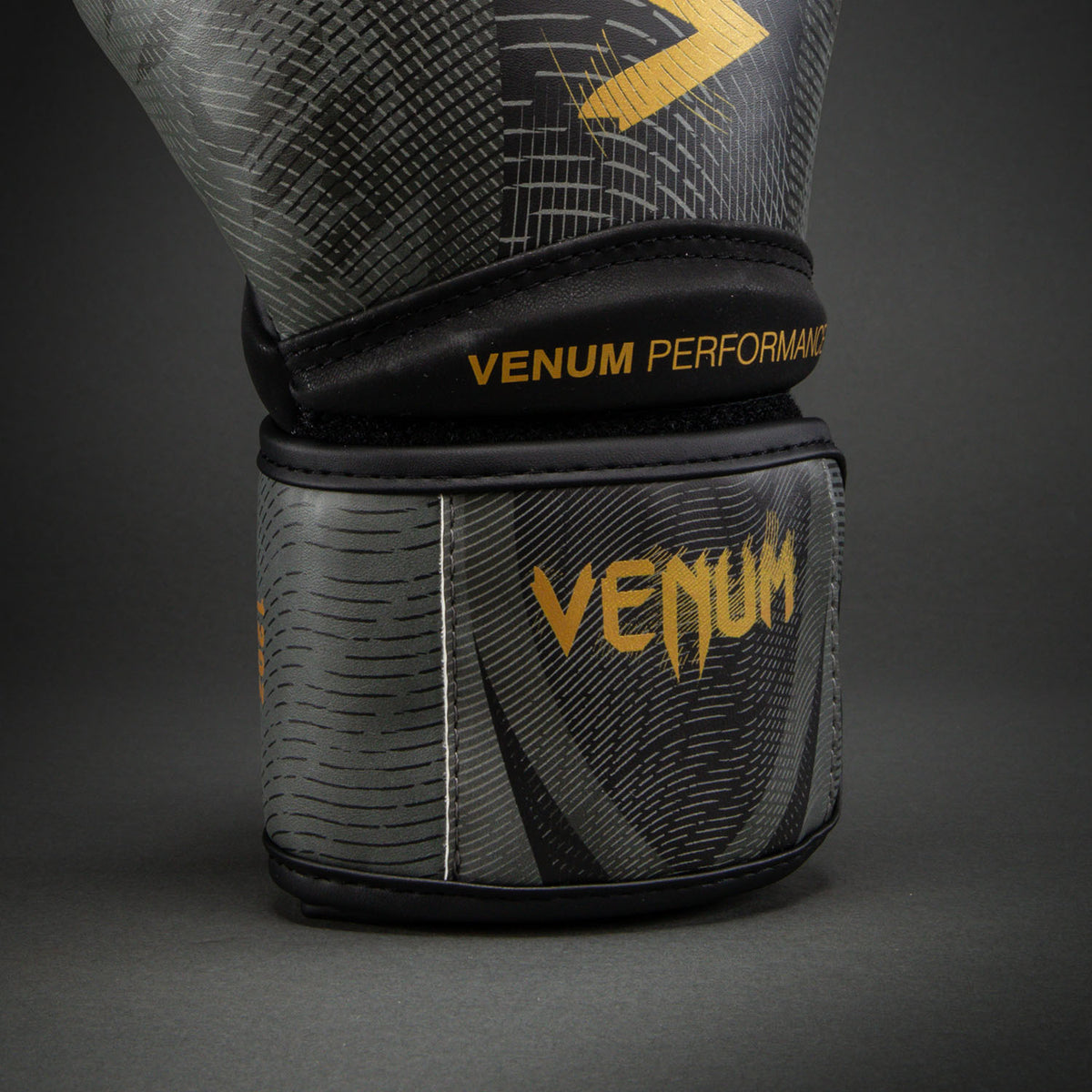 Venum Impact Galactic 3.0 Guantes de Boxeo - Negro/Oro