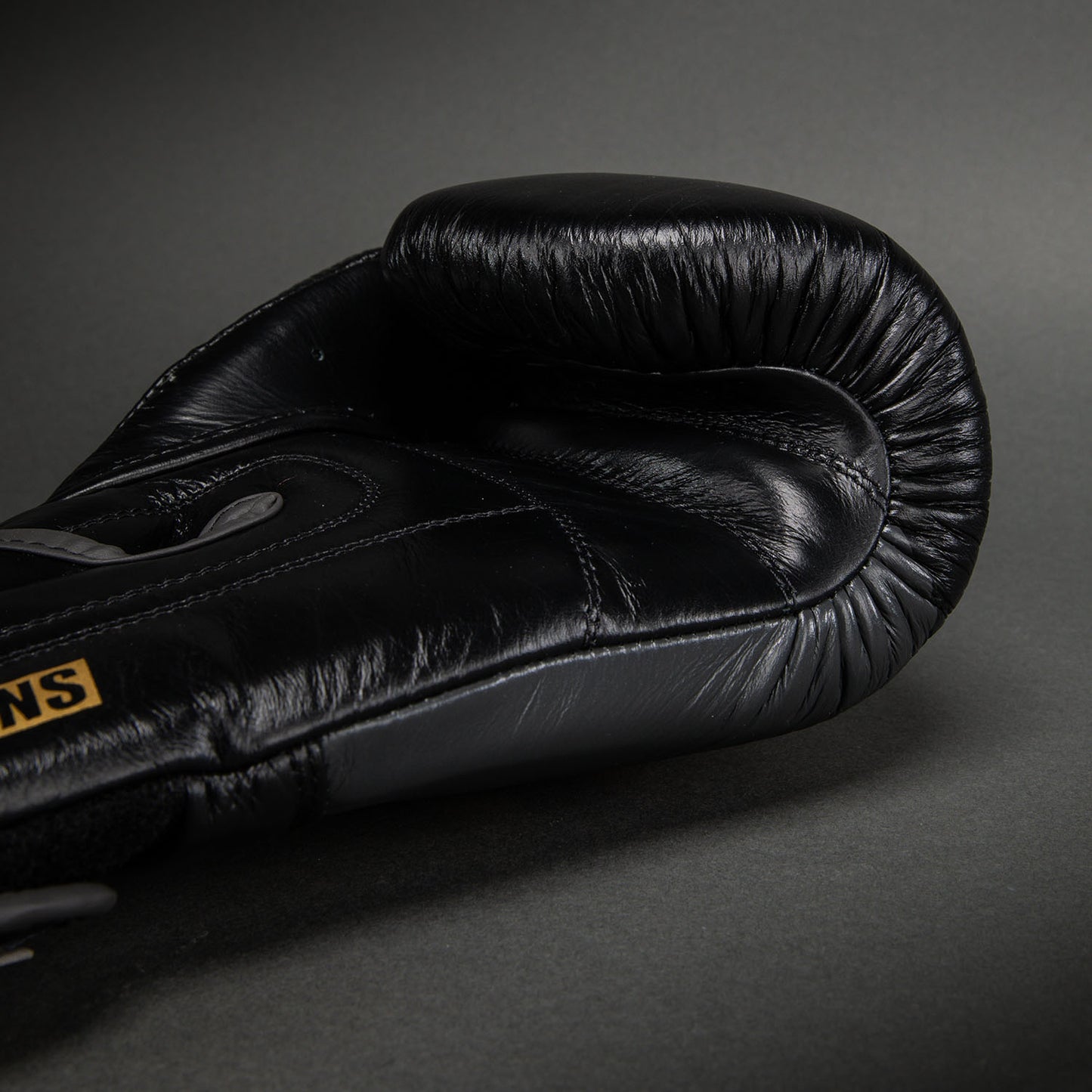 Ringhorns Charger by Venum Guantes de Boxeo Charger – Negro/Oro