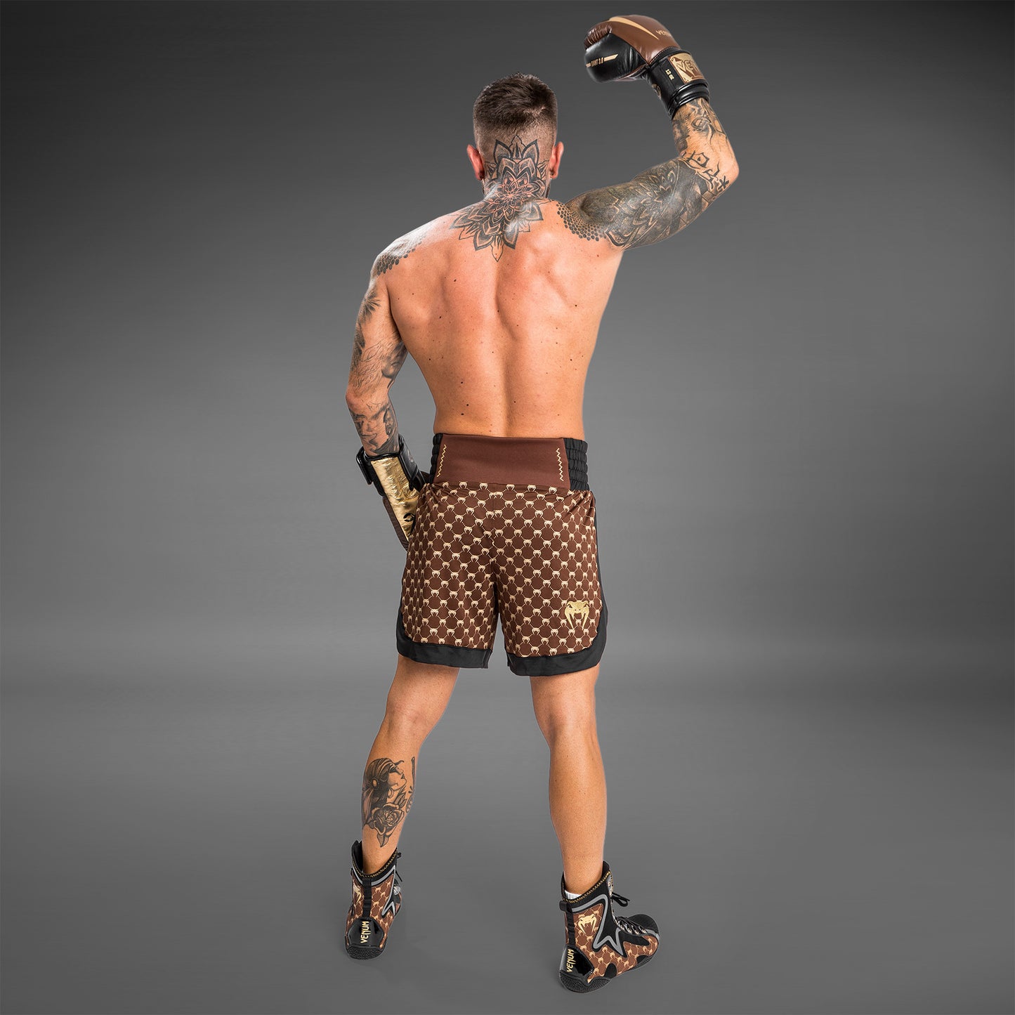 Shorts de Boxeo Venum Monogram - Negro/Marrón