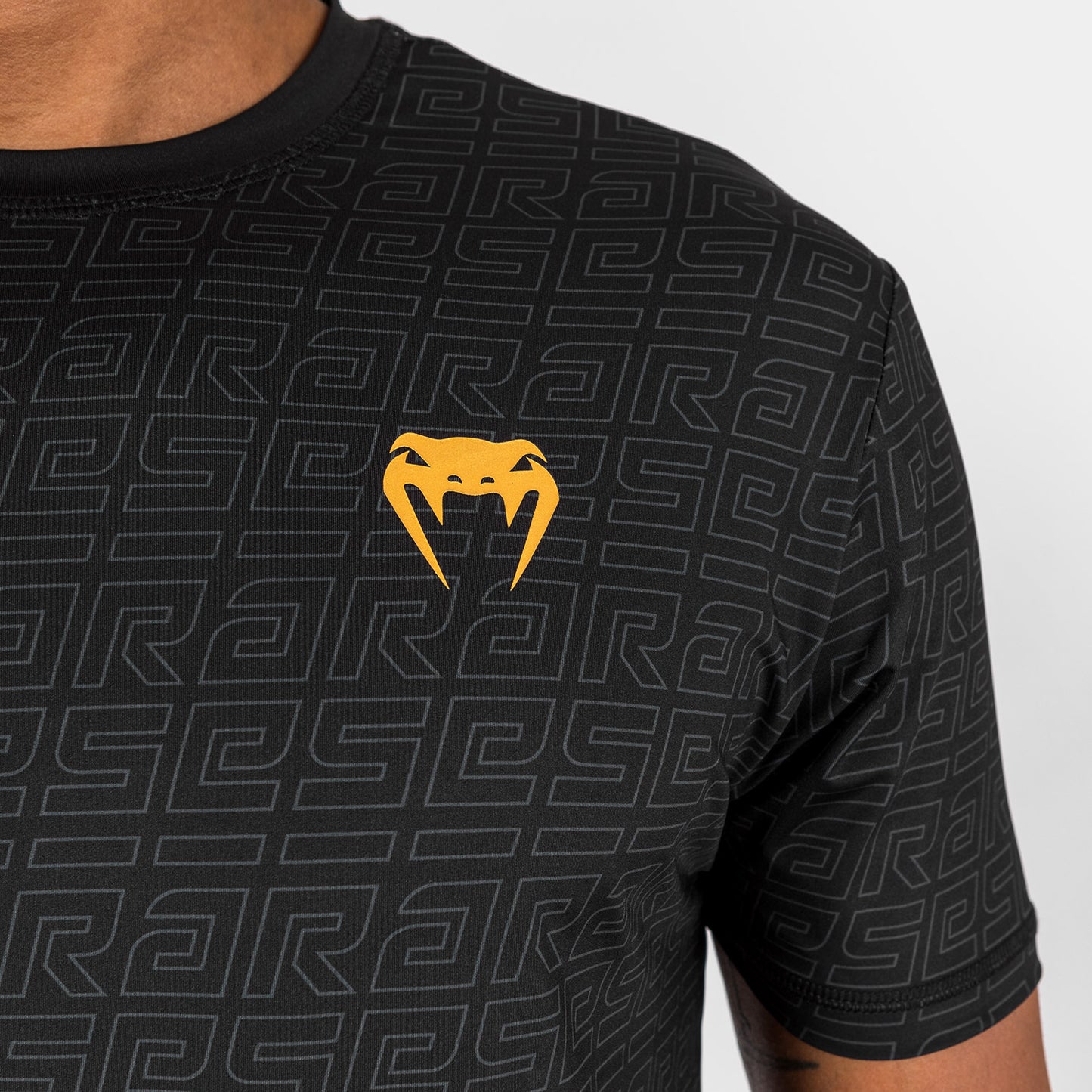 Venum x Ares Camiseta Dry-Tech para Hombre - Negro/Dorado