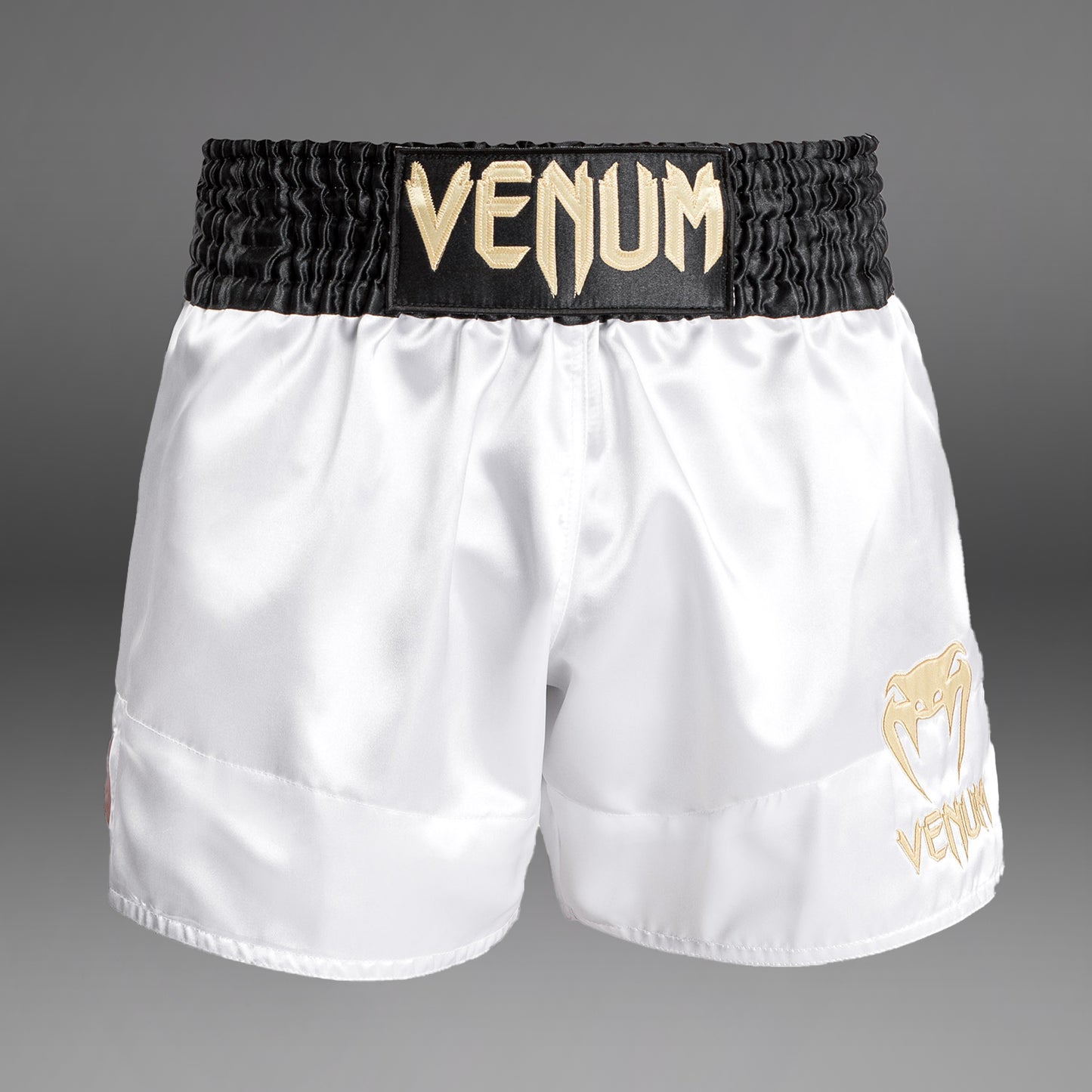 Venum Classic Muay Thai Shorts - Negro/Blanco/Oro