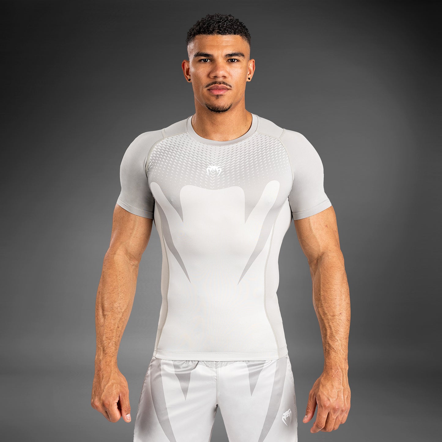 Venum Attack Rashguard de Manga Corta para Hombre - Arena
