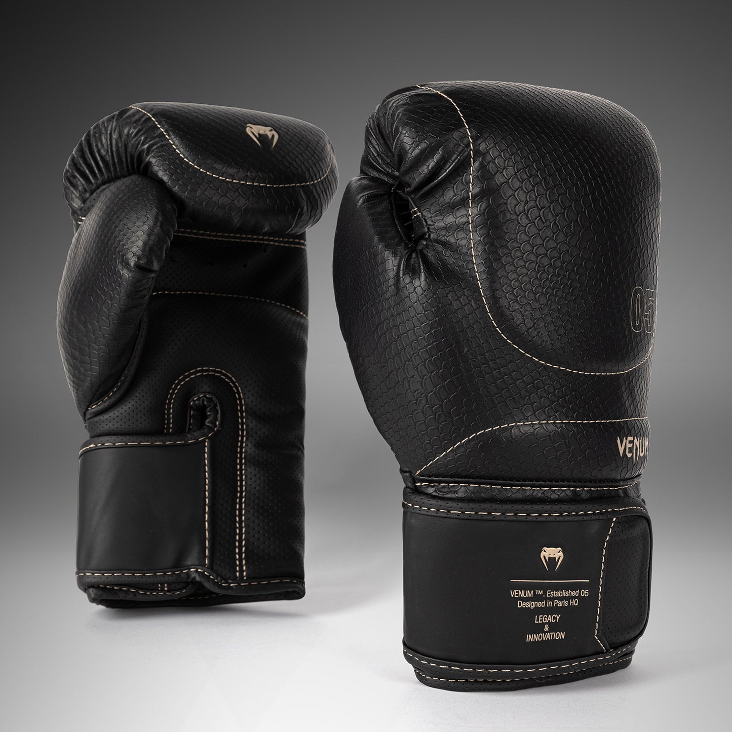 Venum Impact Evo Scales Guantes de Boxeo – Negro