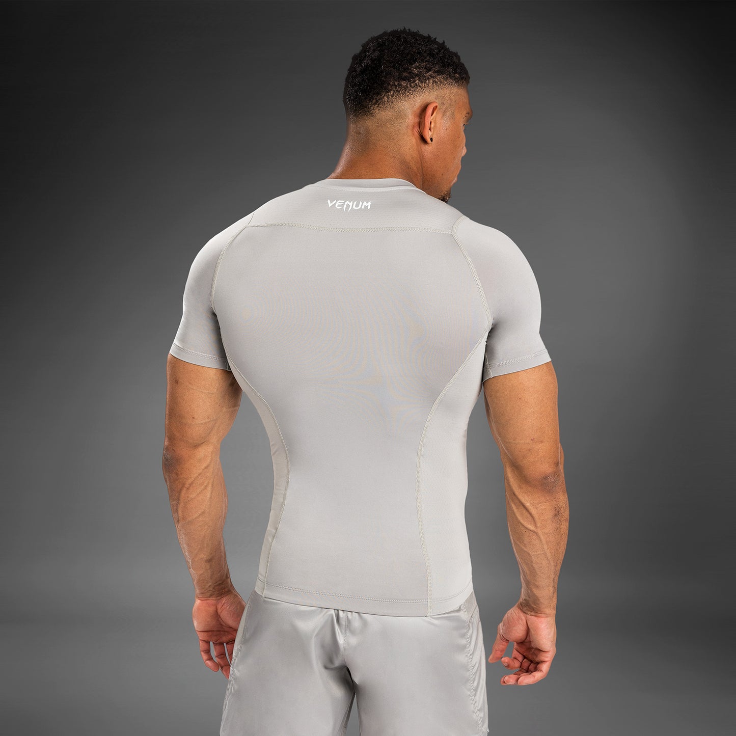 Venum Attack Rashguard de Manga Corta para Hombre - Arena