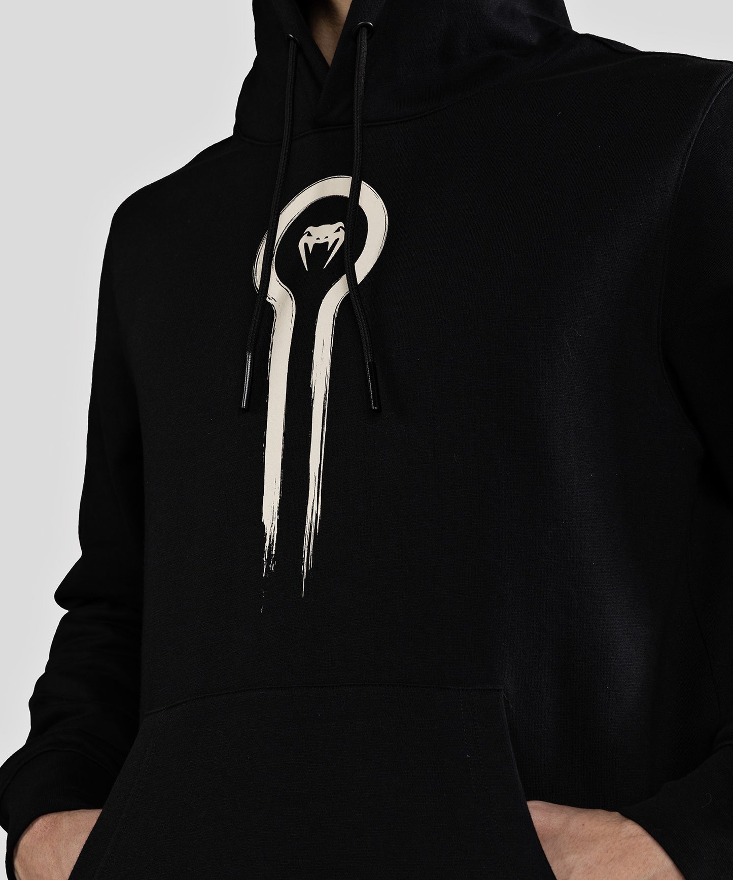 Venum x Assassin’s Creed Shadows Sudadera con capucha - Negra