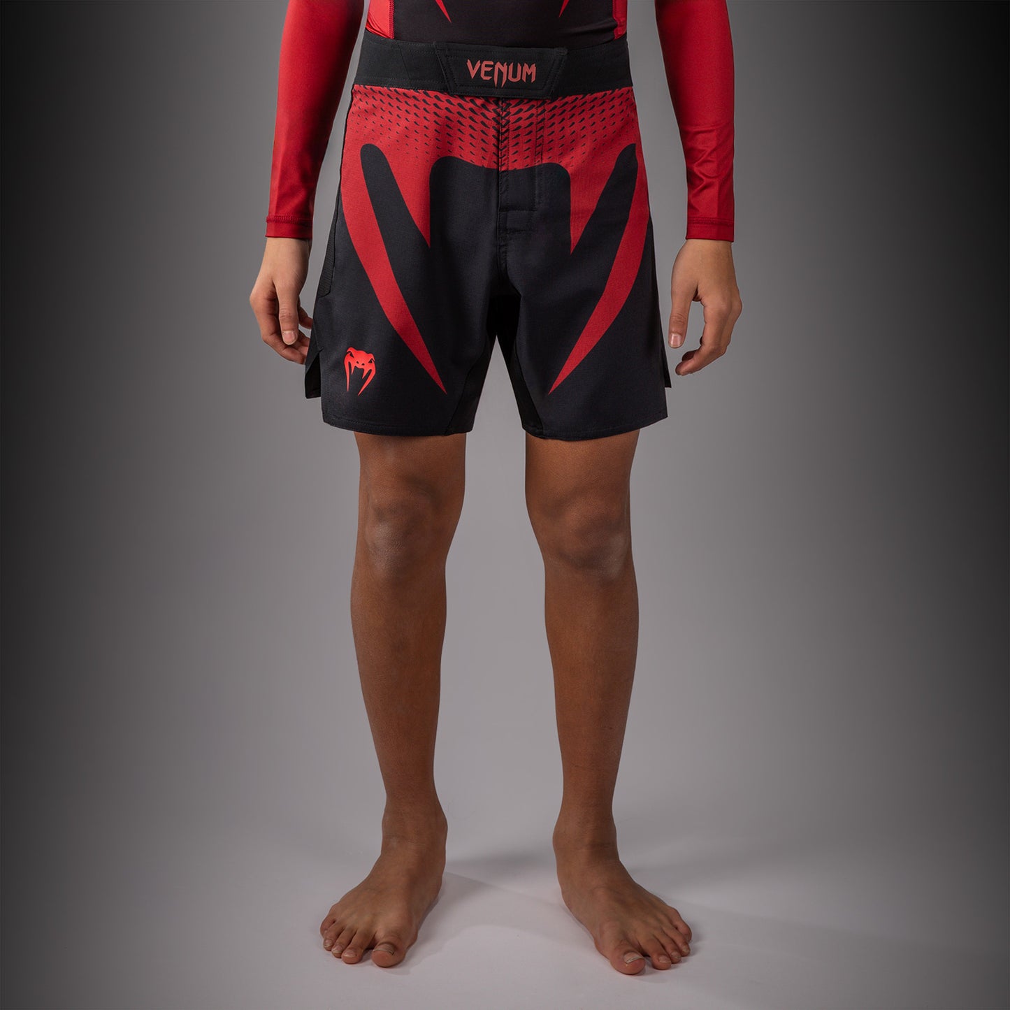 Venum Attack Short de Combate para Niño - Negro/Rojo