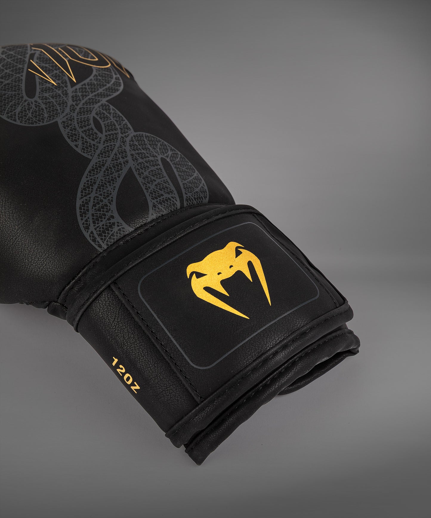 Venum Serpenti Guantes de Boxeo – Negro/Plateado/Dorado