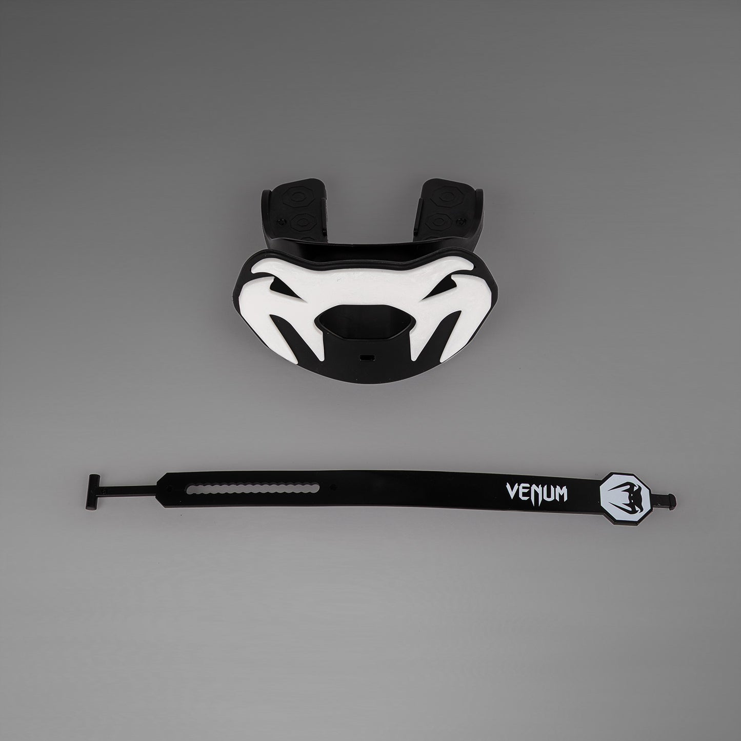 Venum Elite Protector Bucal Edición Logo  - Negro/Blanco
