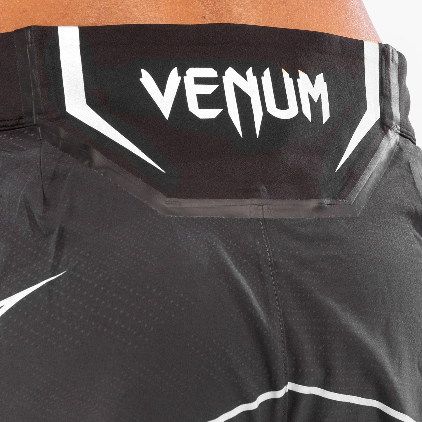 Venum UFC Authentic Fight Night Short para Mujer – Negro