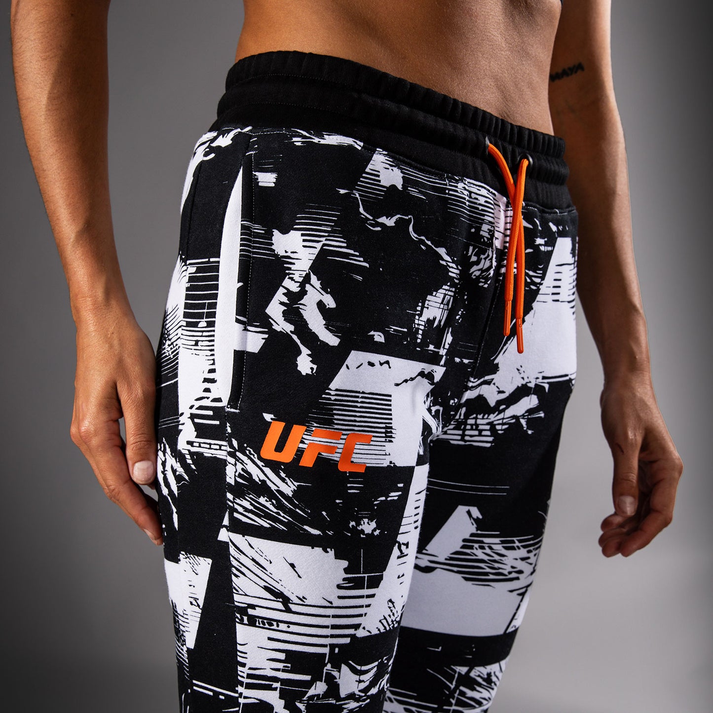 UFC Zenith by Venum Authentic Fight Week Pantalón Mujer - Blanco