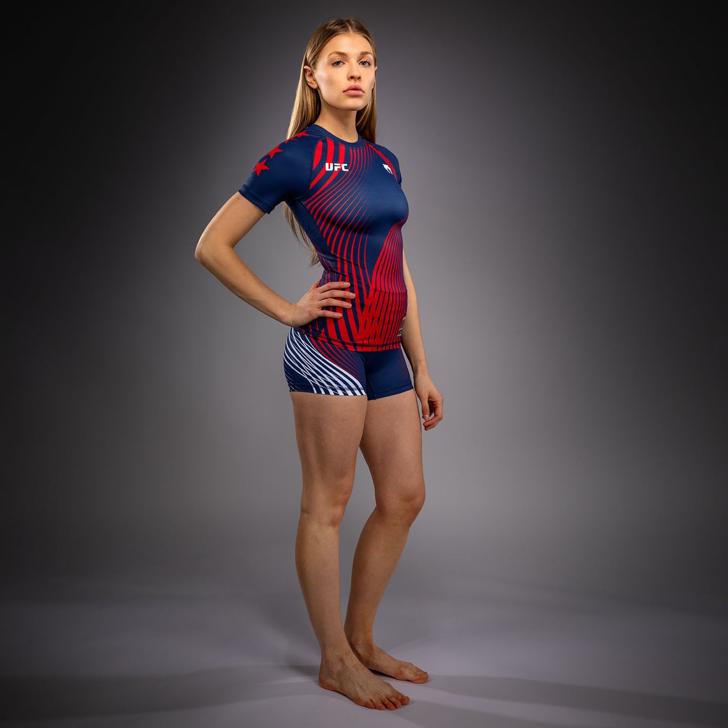 Official UFC Freedom 250 by Venum Authentic Fight Night Rashguard de manga corta para mujer - Azul