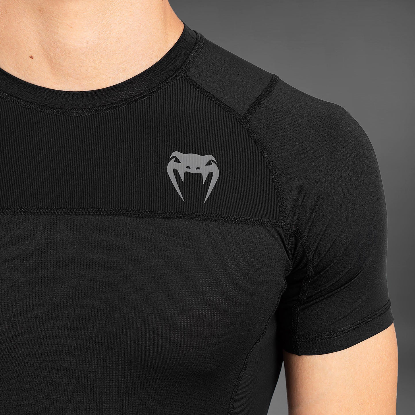 Rashguard de manga corta Venum G-Fit Air - Negro