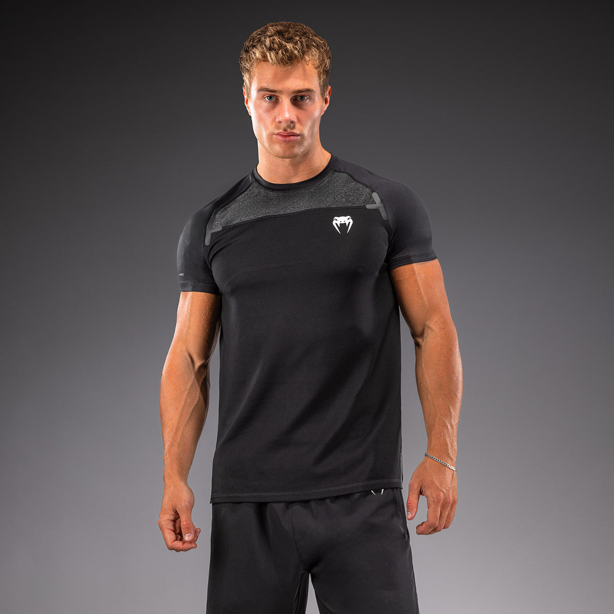 Venum G-Fit Scale Camiseta Dry Tech - Negro