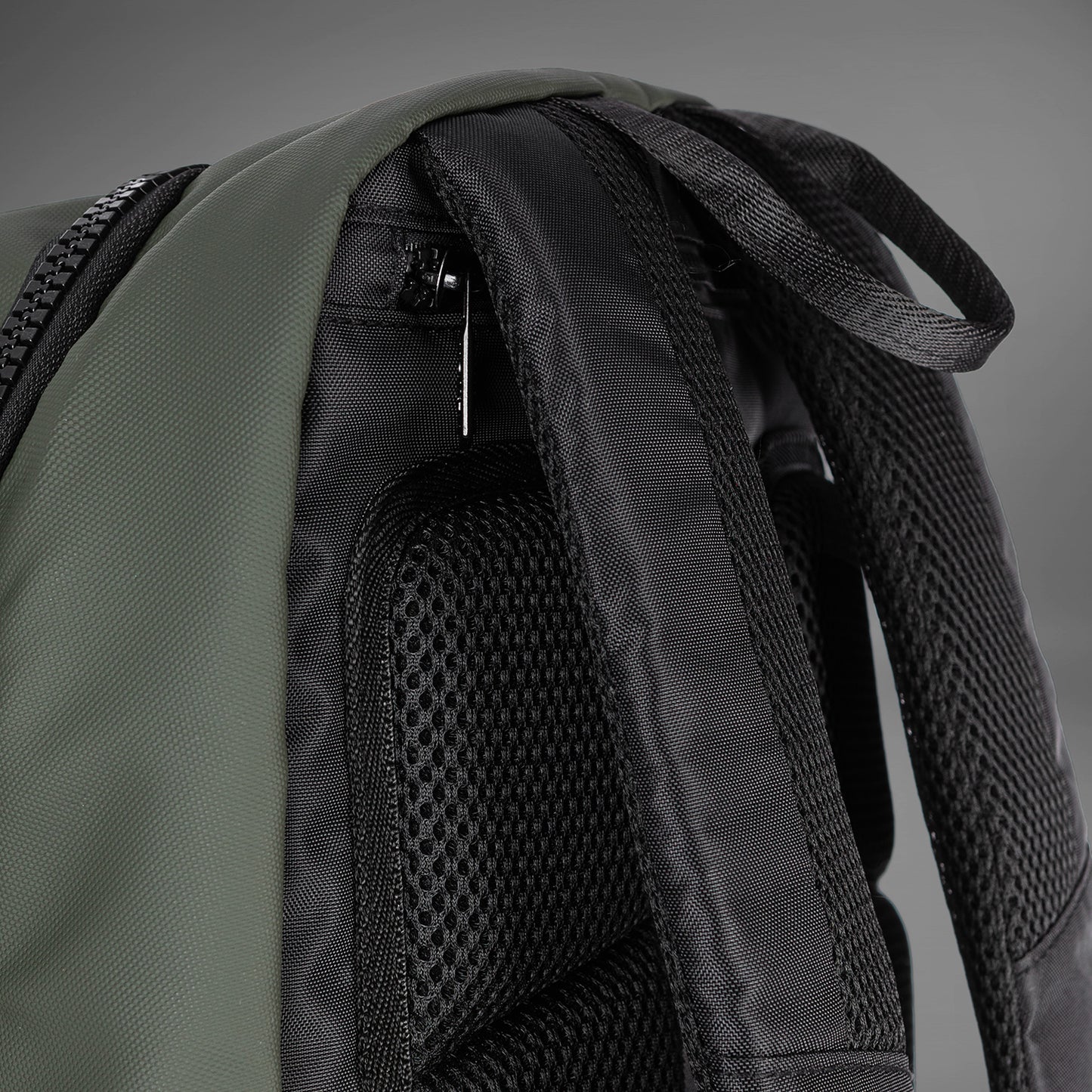 Venum Evo 2 Mochila (20-25L) – Negro/Caqui