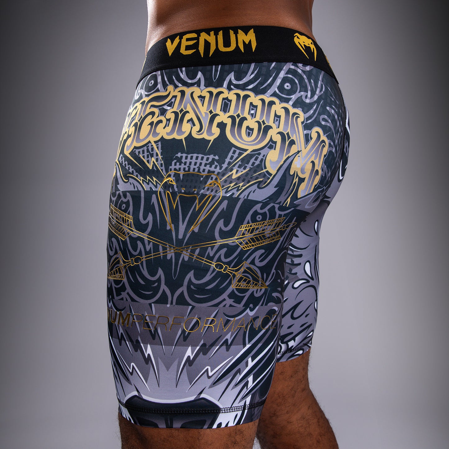 Venum Wolf Atak Short de Compresión – Negro/Gris
