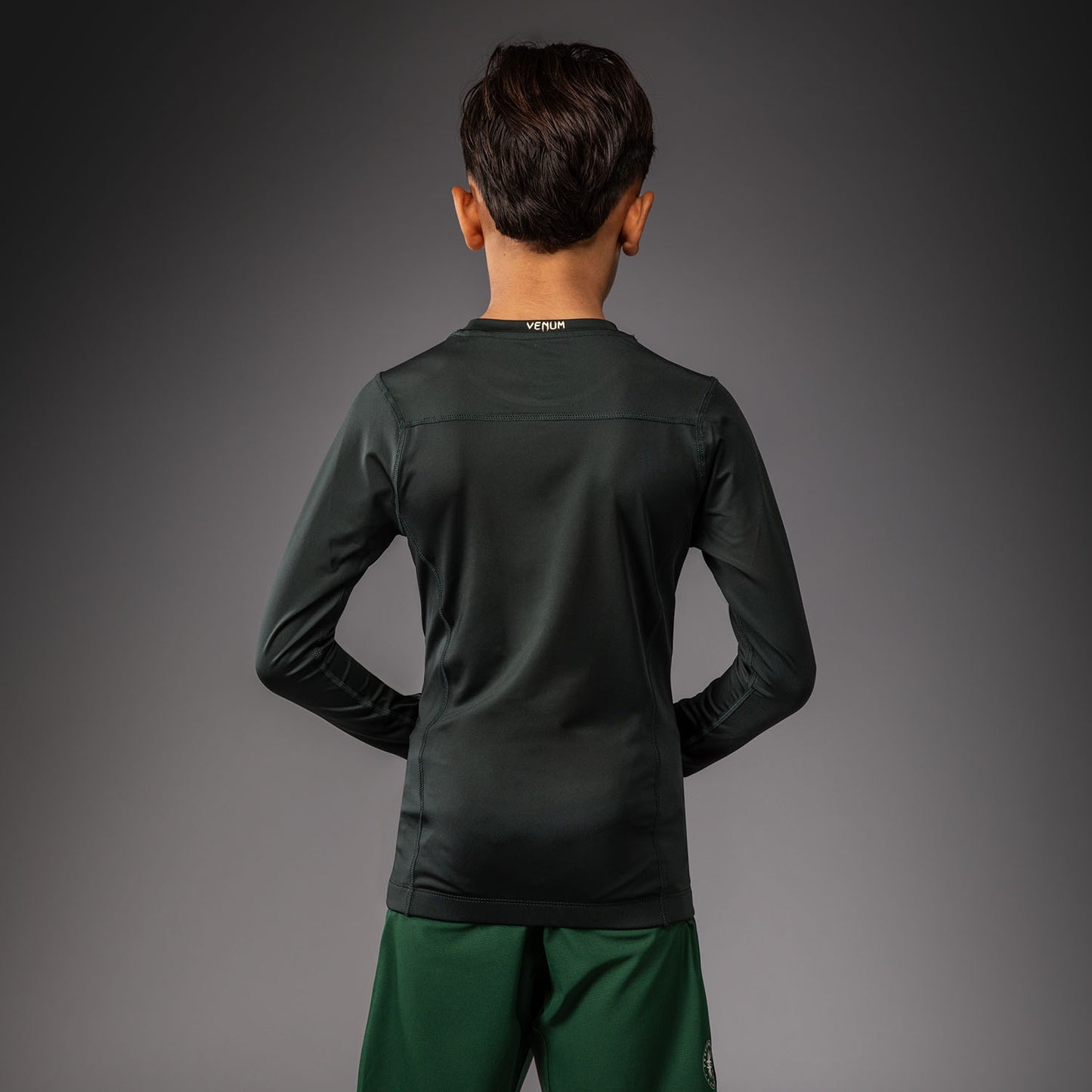 Venum Attack Rashguard de Manga Larga para Niños - Verde Bosque/ Blanco Roto