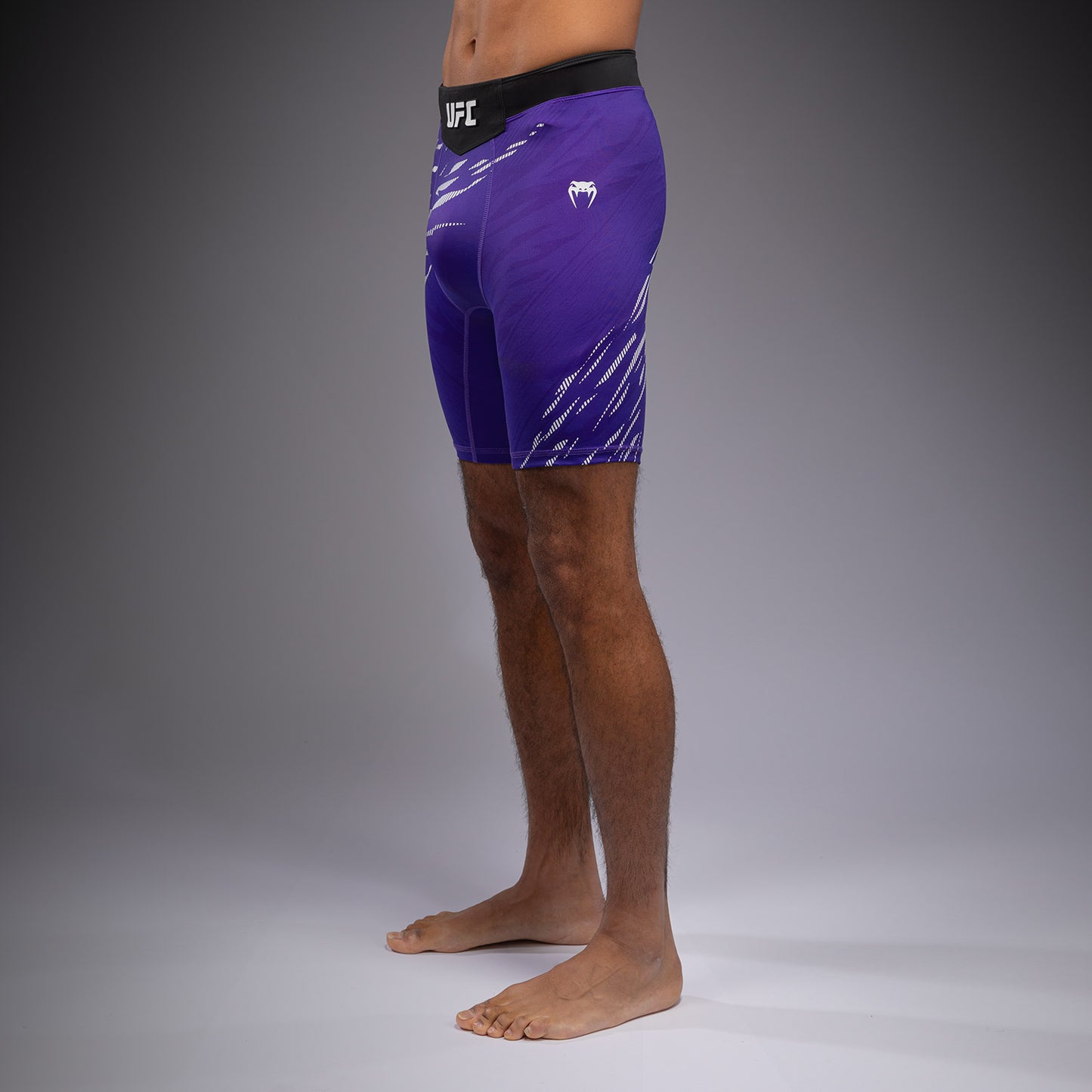 UFC Fusion by Venum Authentic Fight Night Vale Tudo Shorts para Hombre - Morado