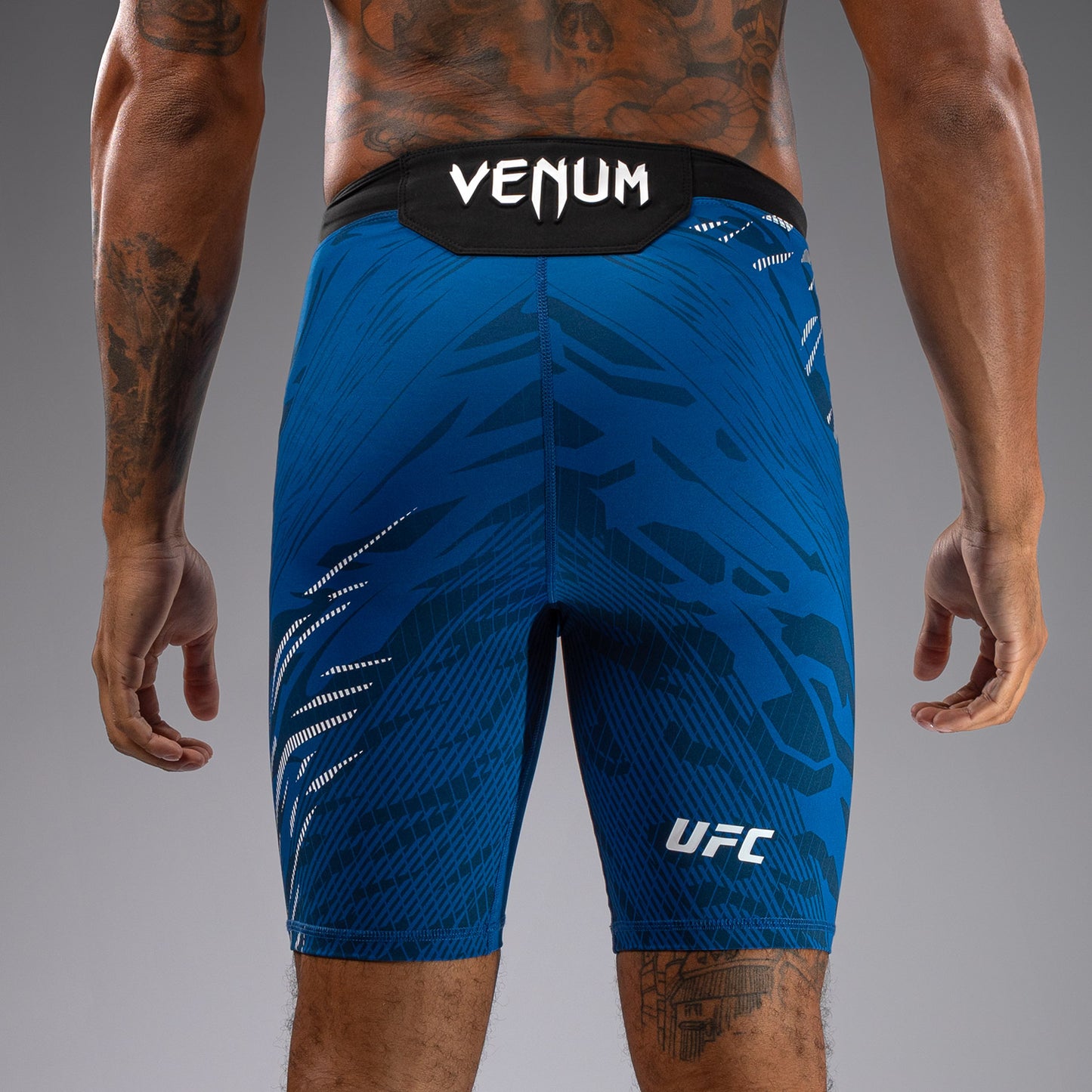 UFC Fusion by Venum Authentic Fight Night Vale Tudo Shorts para Hombre - Azul