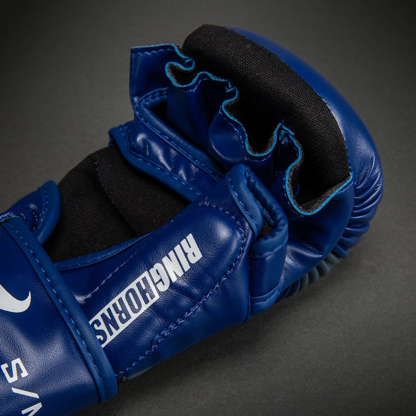 Venum Ringhorns Charger Guantes de Sparring MMA - Azul marino/Rojo