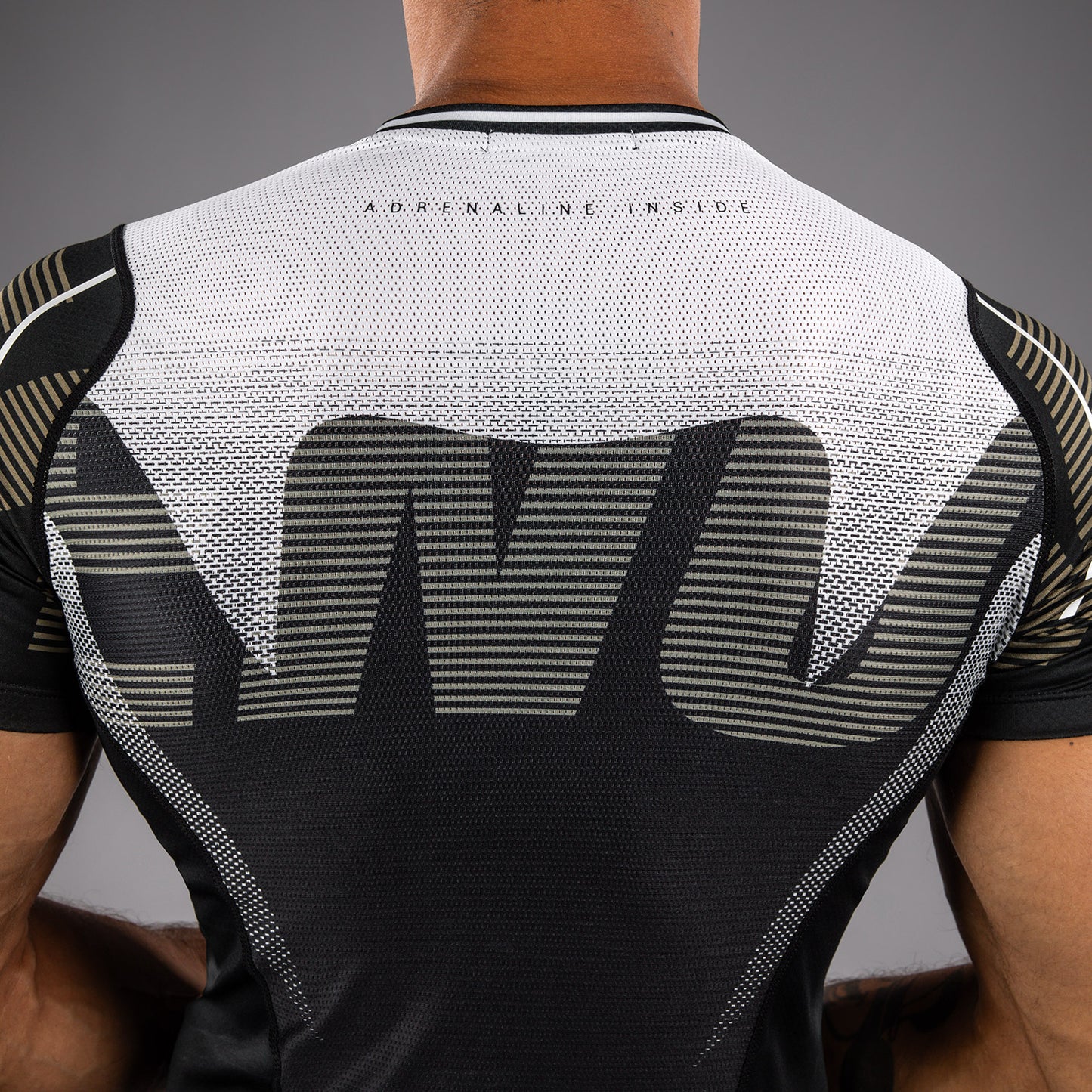 Venum Adrenaline Rashguard Manga Corta – Negro/Beige