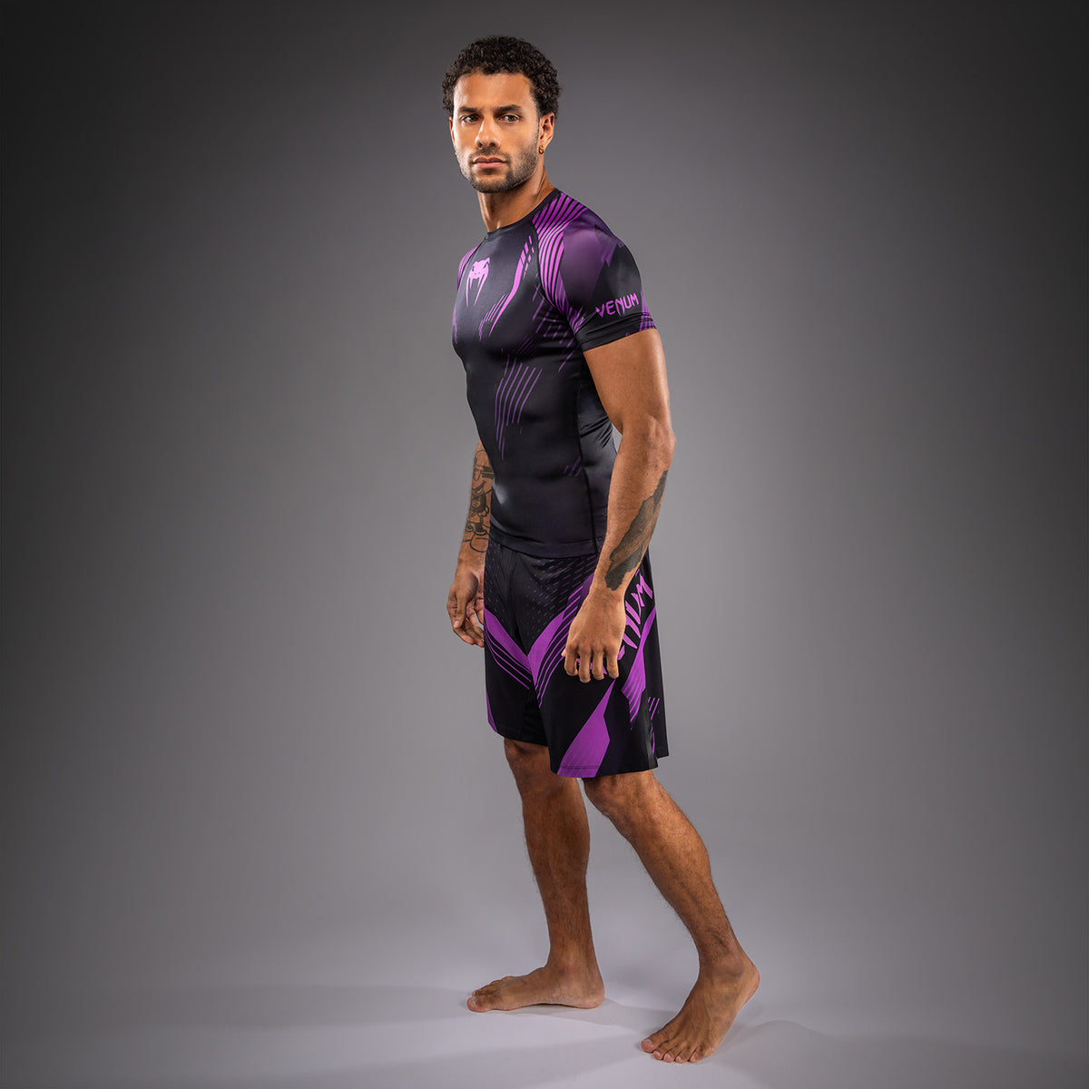Venum No-Gi 6.0 Rashguard Manga Corta - Negro/Púrpura