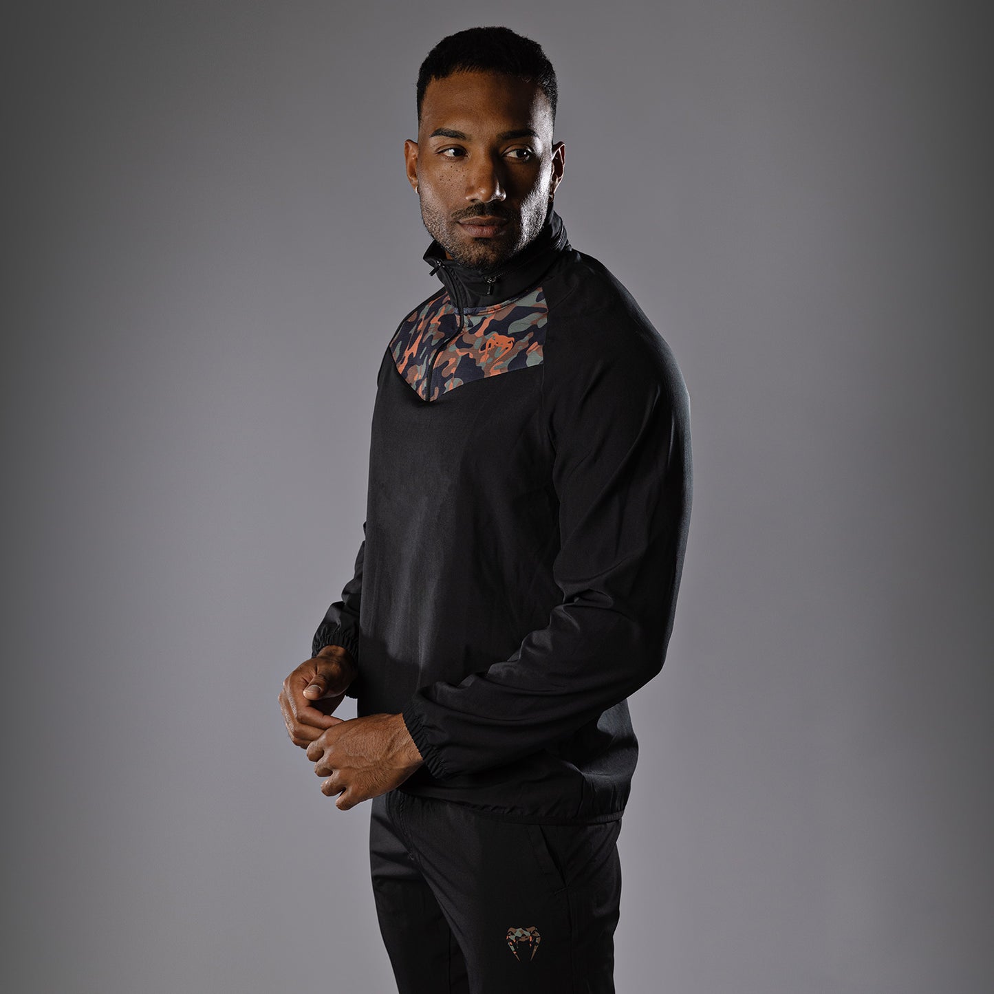 Venum Jungle Ops Chaqueta de chándal para hombre - Negro/Camuflaje Canyon