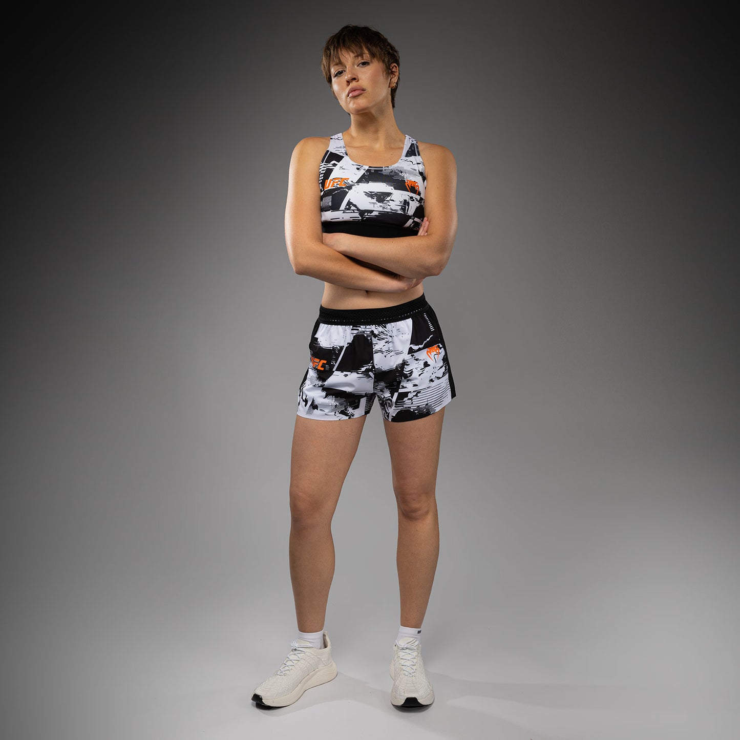 Venum UFC Zenith Authentic Fight Week Short Performance para Mujer – Blanco