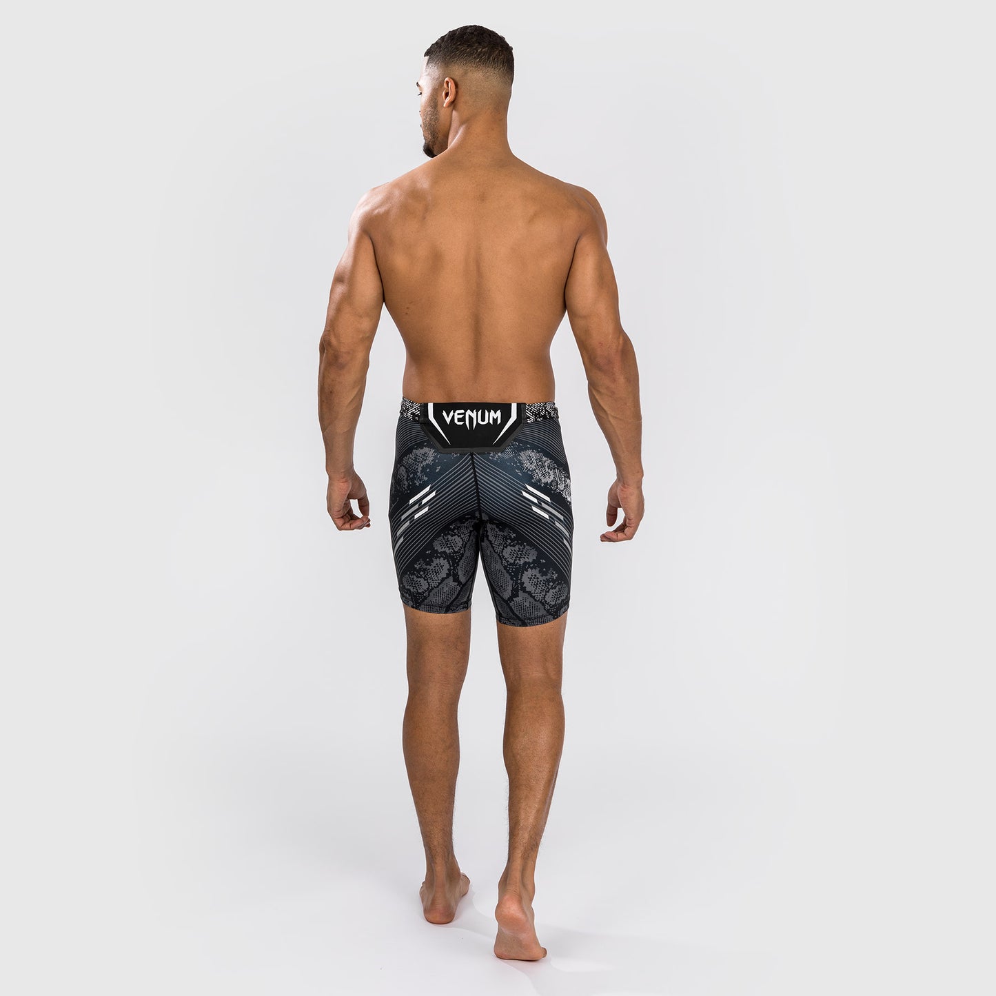 UFC Adrenaline by Venum Authentic Fight Night Pantalón Corto Vale Tudo para Hombre - Negro