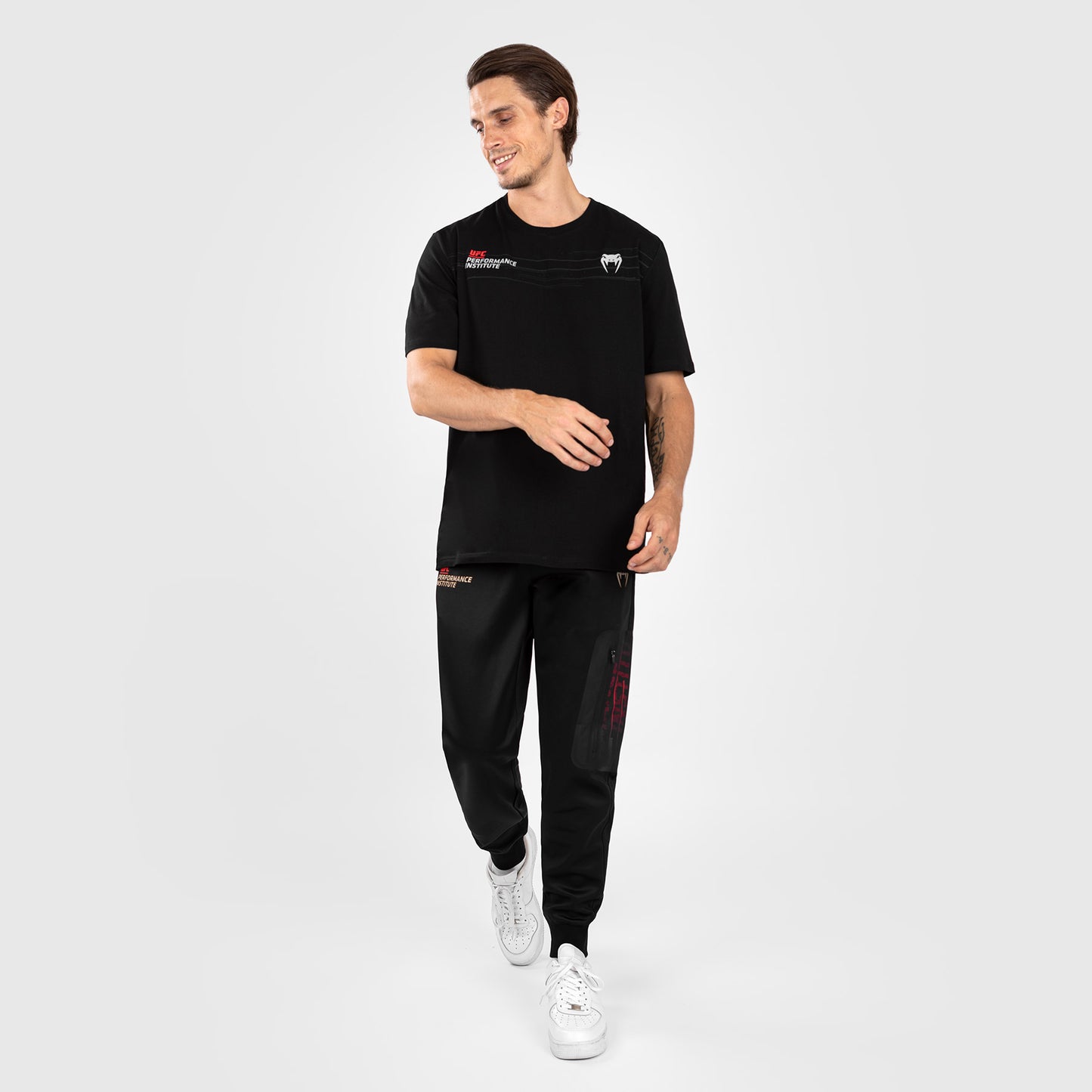 UFC Venum Performance Institute 2.0 Pantalón para Hombre - Negro/Rojo