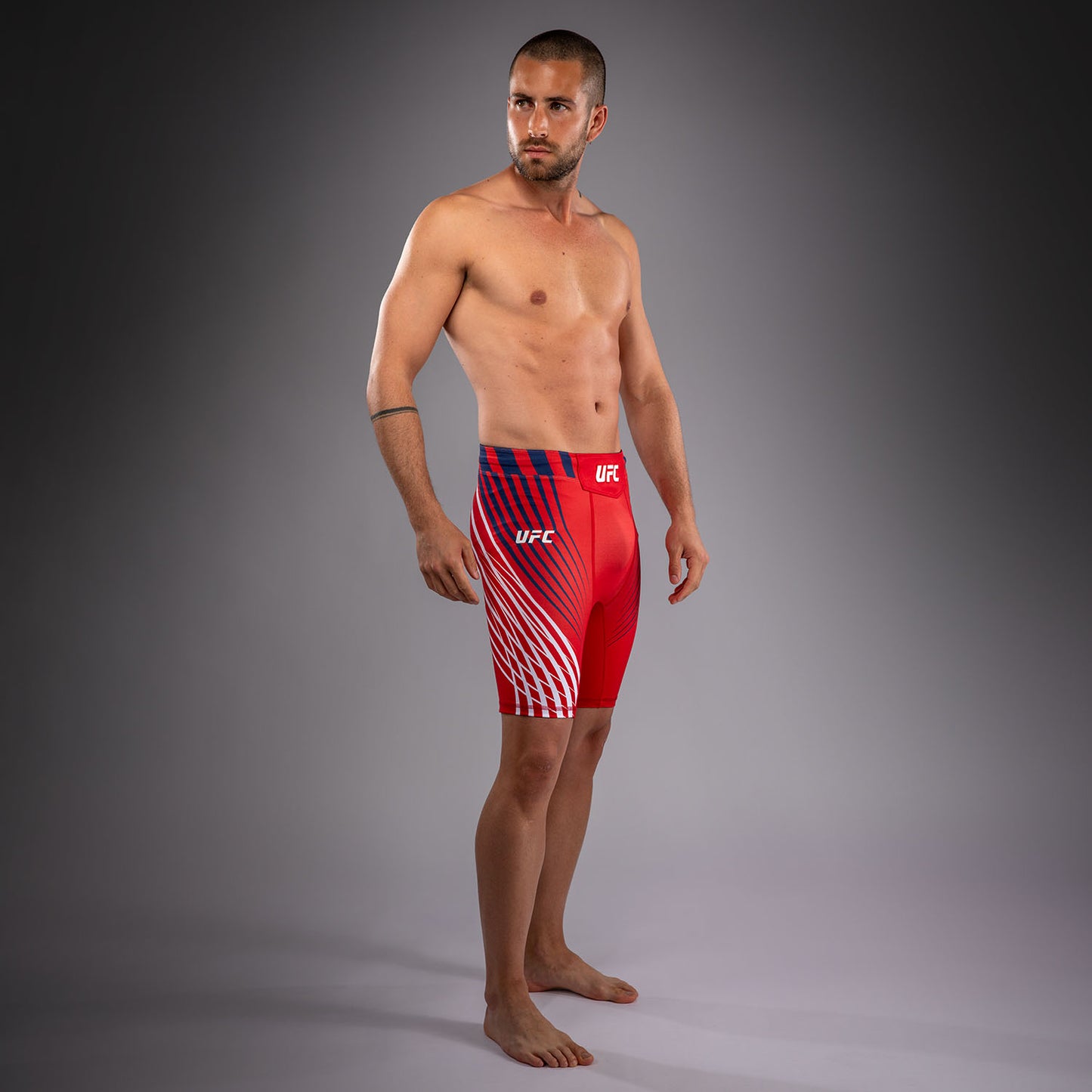 Official UFC Freedom 250 by Venum Authentic Fight Night Vale Tudo Shorts para hombre - Rojo