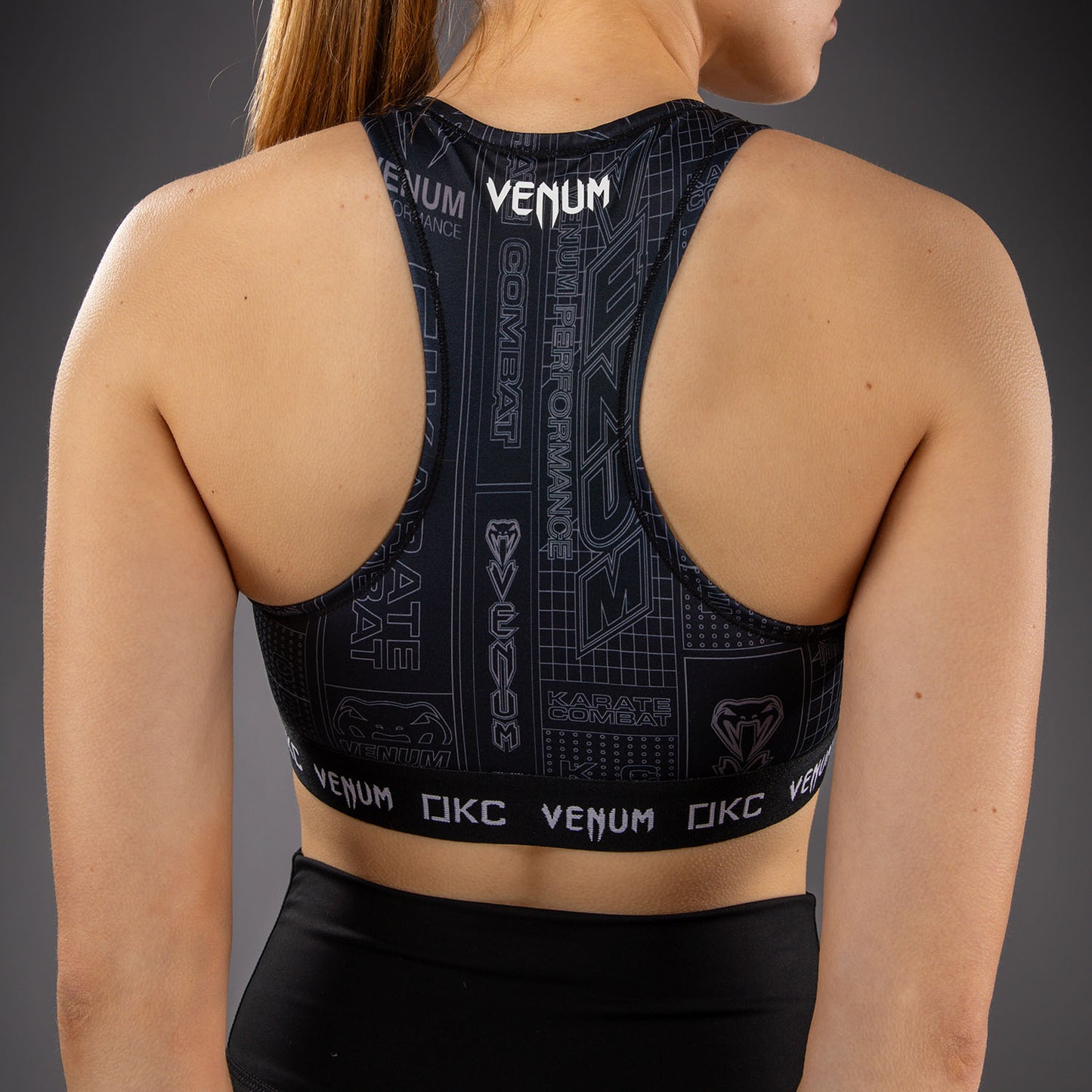 Karate Combat by Venum Sujetador Deportivo – Negro/Gris