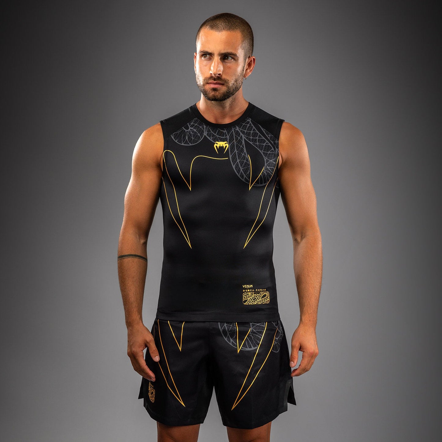 Venum Serpenti Rashguard Sin Mangas – Negro/Plata/Dorado