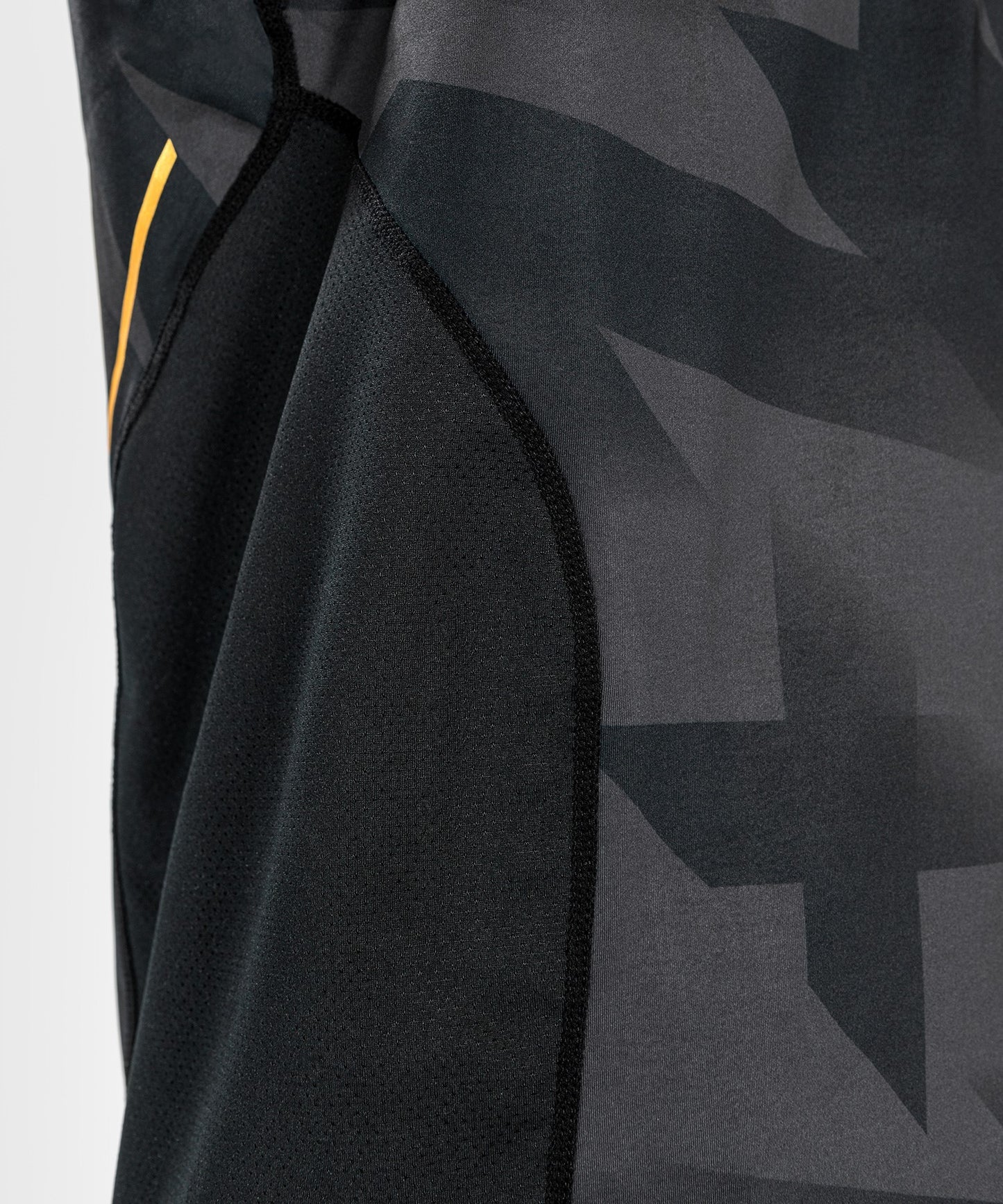 Camiseta sin mangas Dry Tech Venum Razor - Negro/Oro