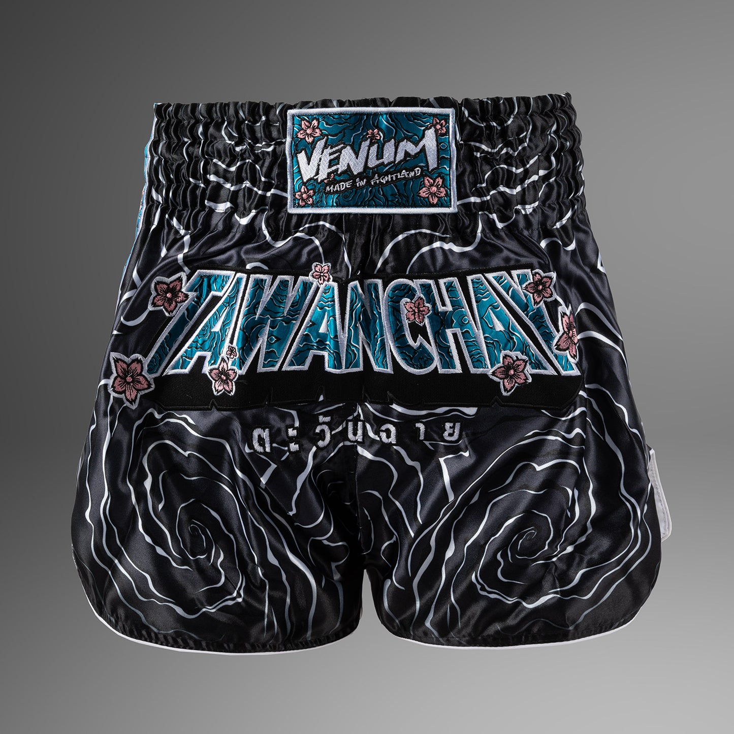 Venum x Tawanchay Pantalones Cortos de Muay Thaï – Negro/Blanco