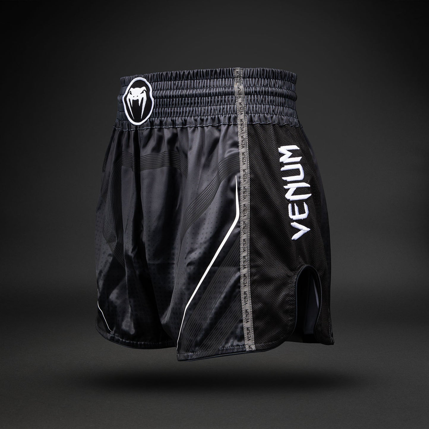 Venum Stealth Short de Muay Thai – Negro/Blanco