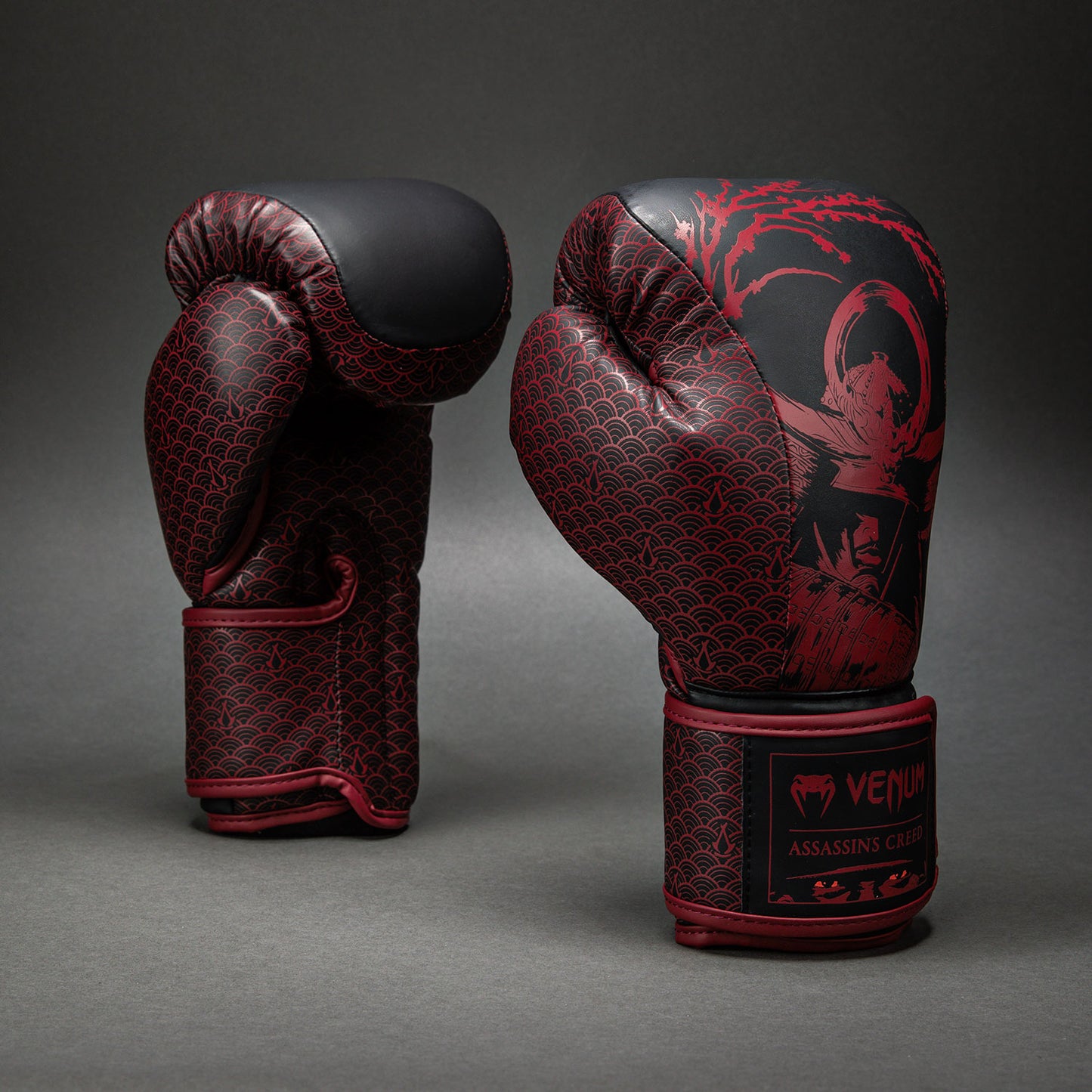 Venum x Assassin’s Creed Shadows Guantes de boxeo - Burdeos/Negro