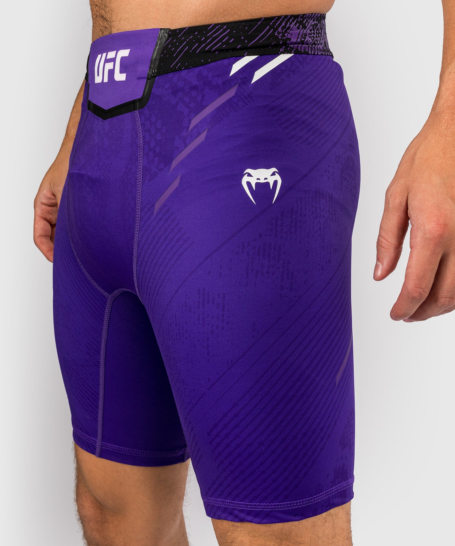 UFC Adrenaline by Venum Authentic Fight Night Vale Tudo Shorts para Hombre - Morado