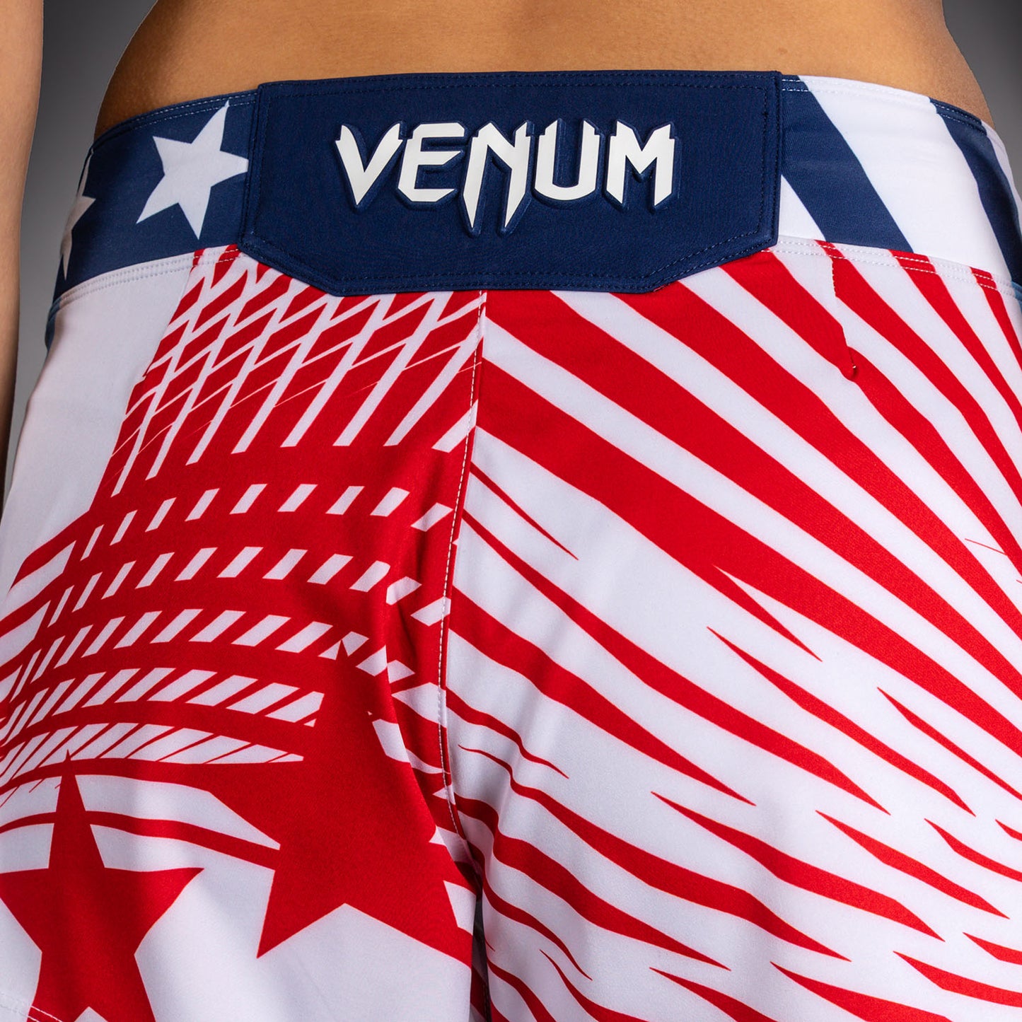 Official UFC Freedom 250 by Venum Authentic Fight Night Fight Shorts para mujer - Blanco