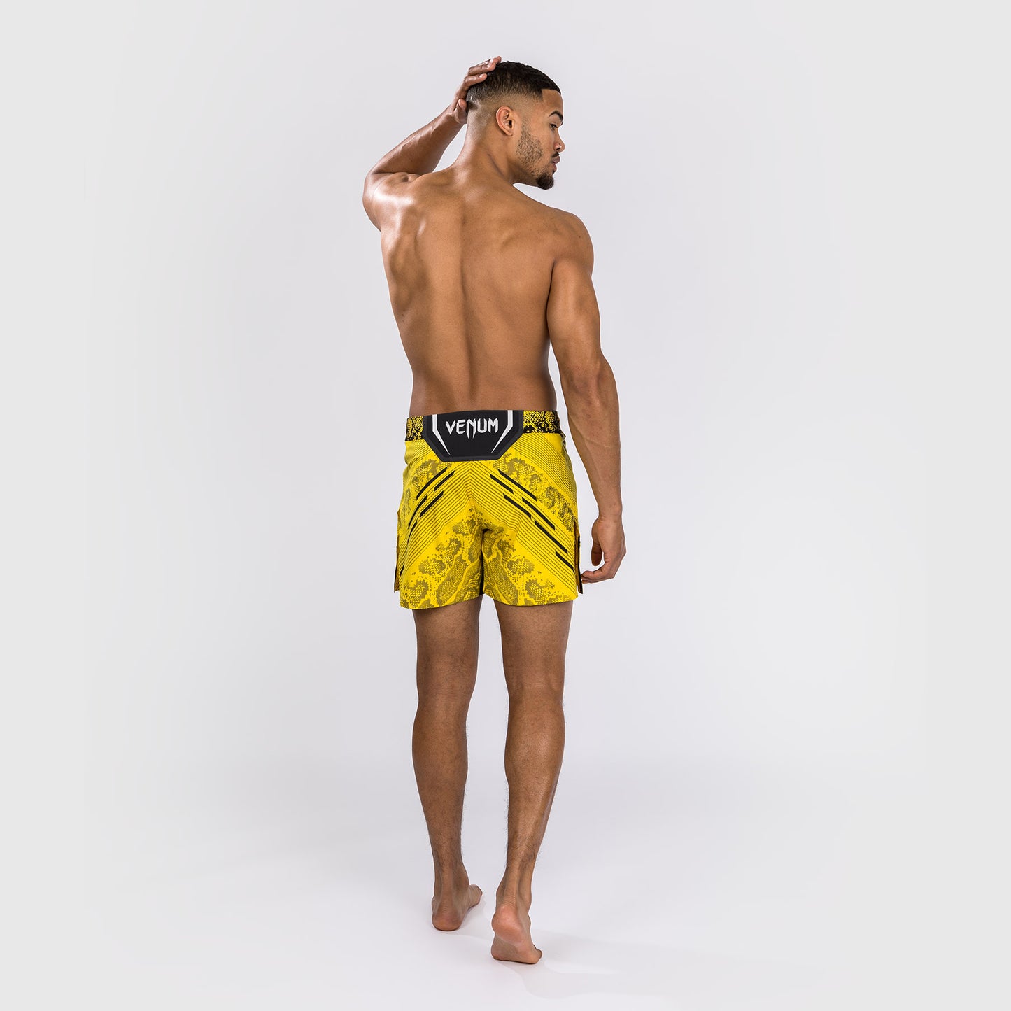 Pantalón Corto UFC Adrenaline by Venum Personalized Authentic Fight Night, Hombre - Corte Corto - Amarillo