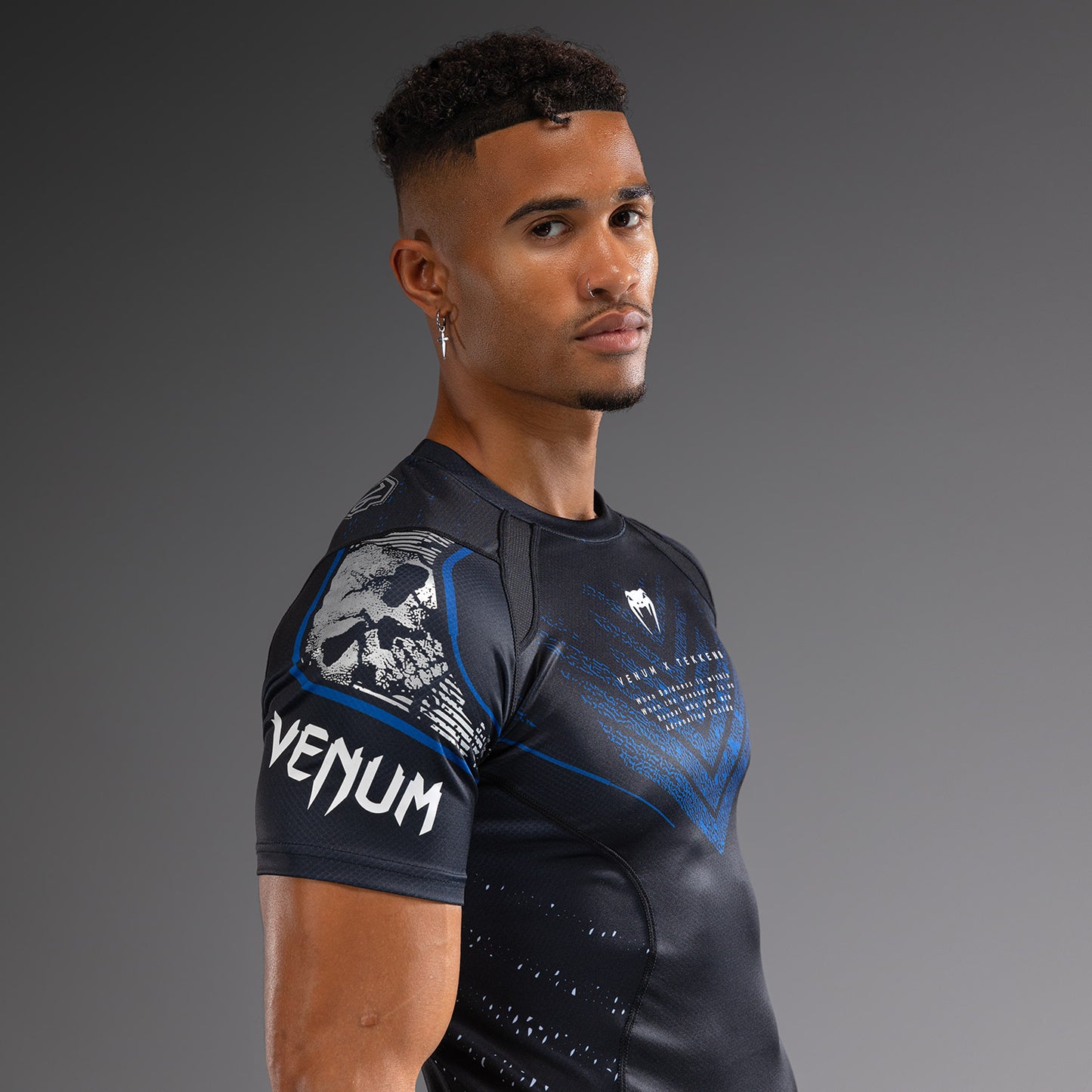Venum x TEKKEN 8 - Paul Phoenix Rashguard - Negro/Azul
