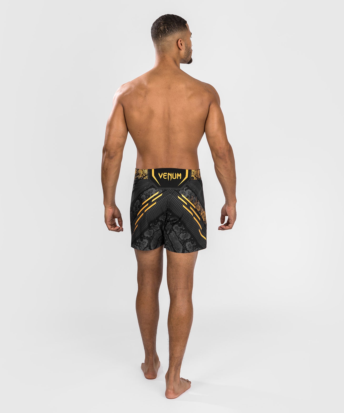 Pantalón Corto UFC Adrenaline by Venum Personalized Authentic Fight Night, Hombre - Corte Corto - Negro/Oro